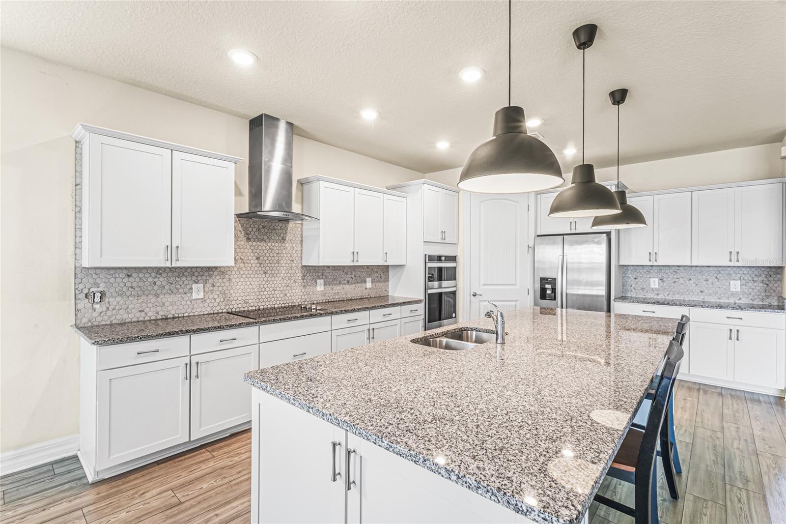 5517 Potenza Dr Property Photo 4