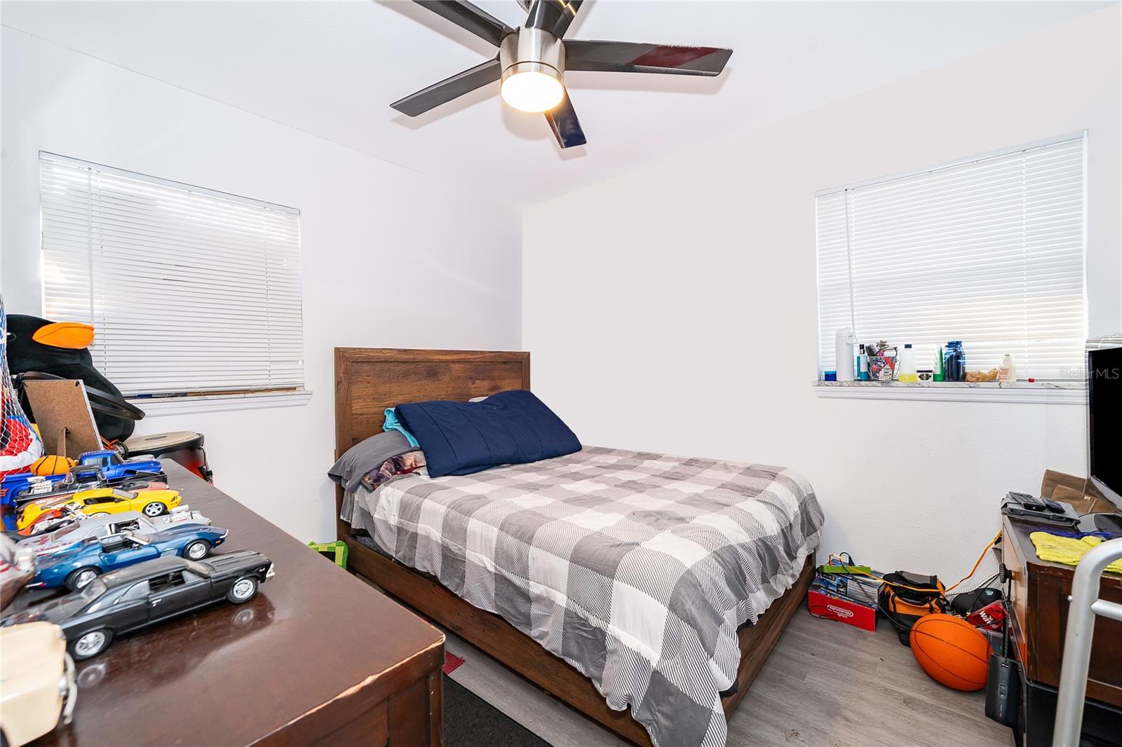 10 E Celeste St Property Photo 23