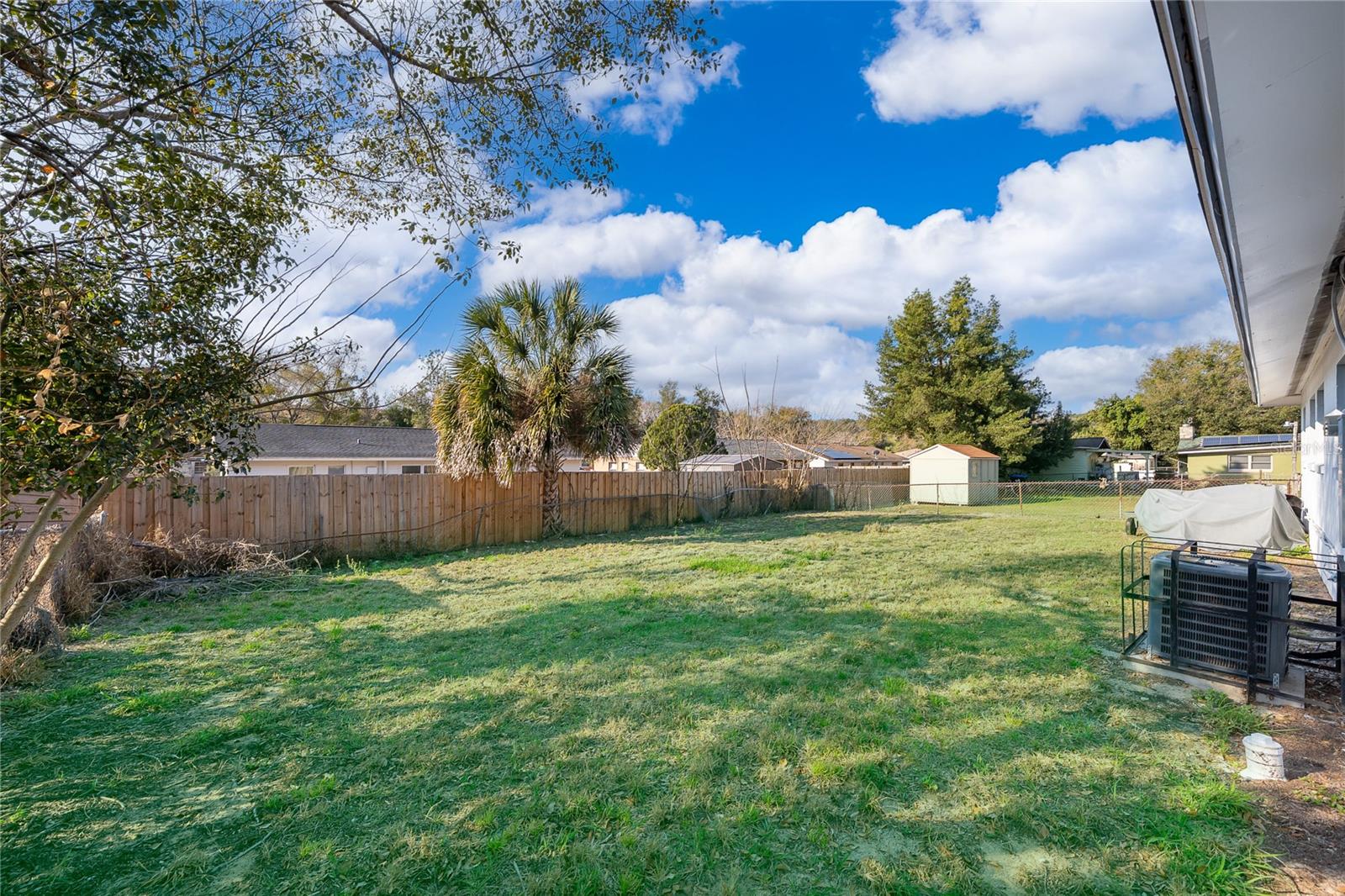 10 E Celeste St Property Photo 24