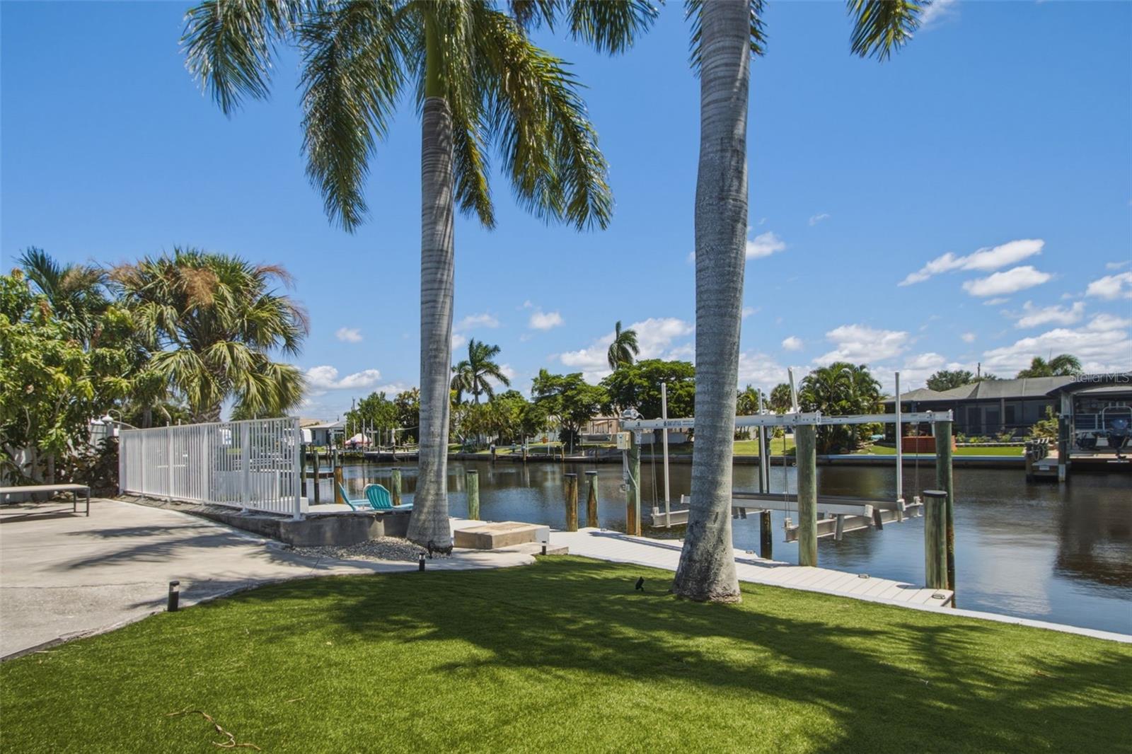 12262 Boat Shell Dr Property Photo 4