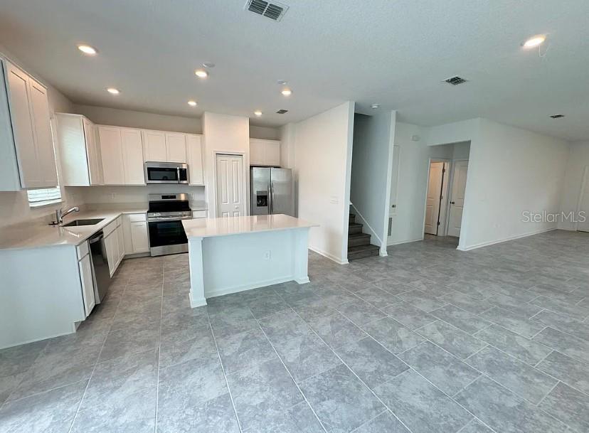 3174 Laurent Loop Property Photo 5
