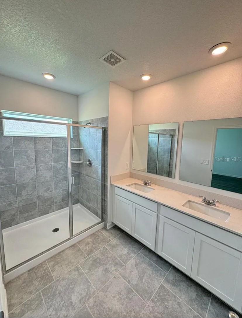 3174 Laurent Loop Property Photo 8