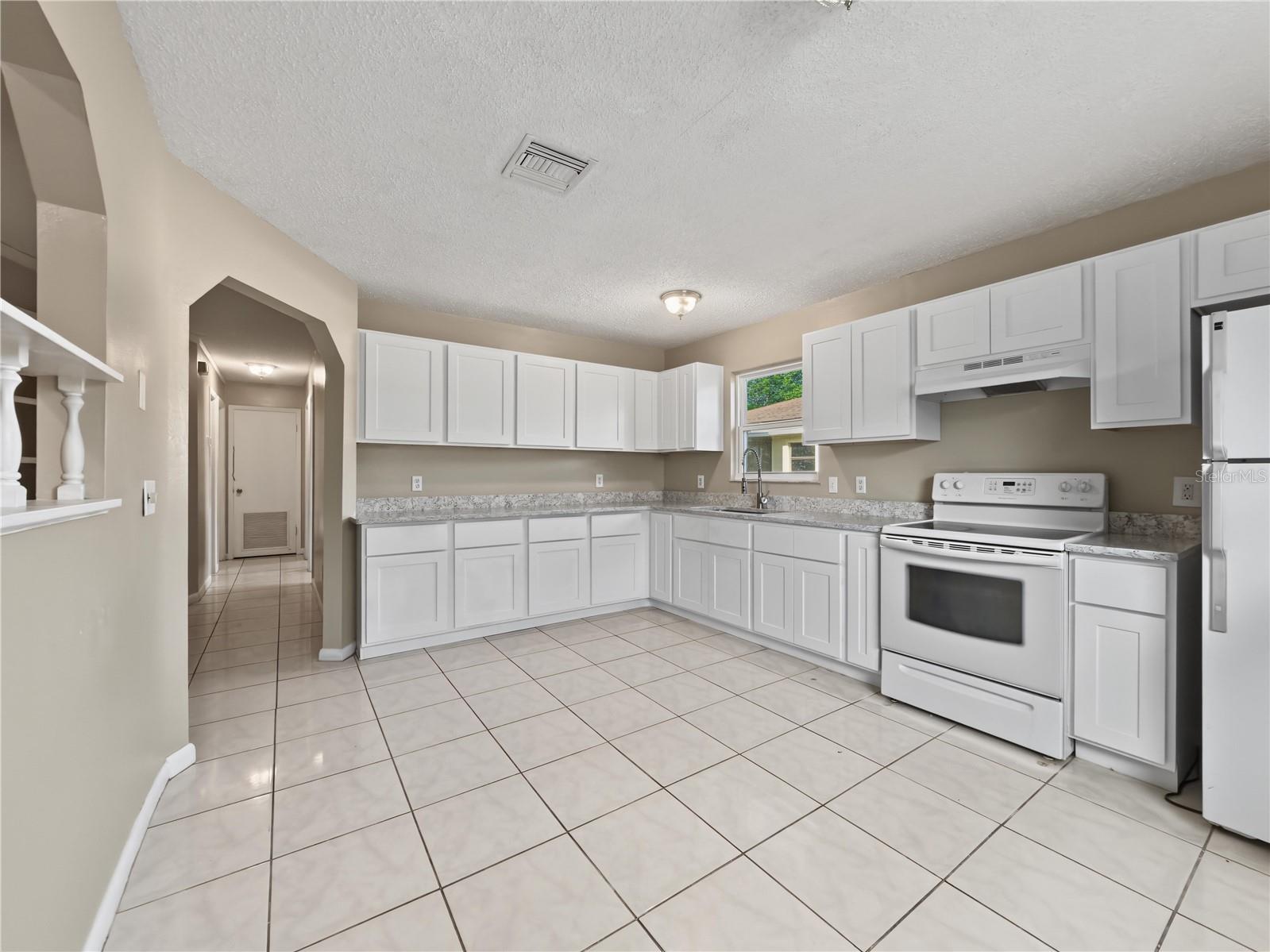 2429 Centennial Blvd Property Photo 10
