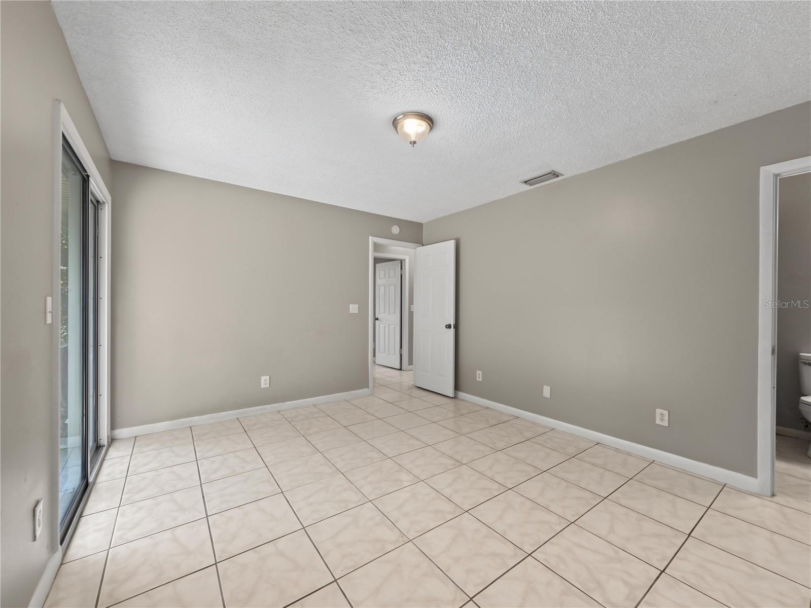 2429 Centennial Blvd Property Photo 18
