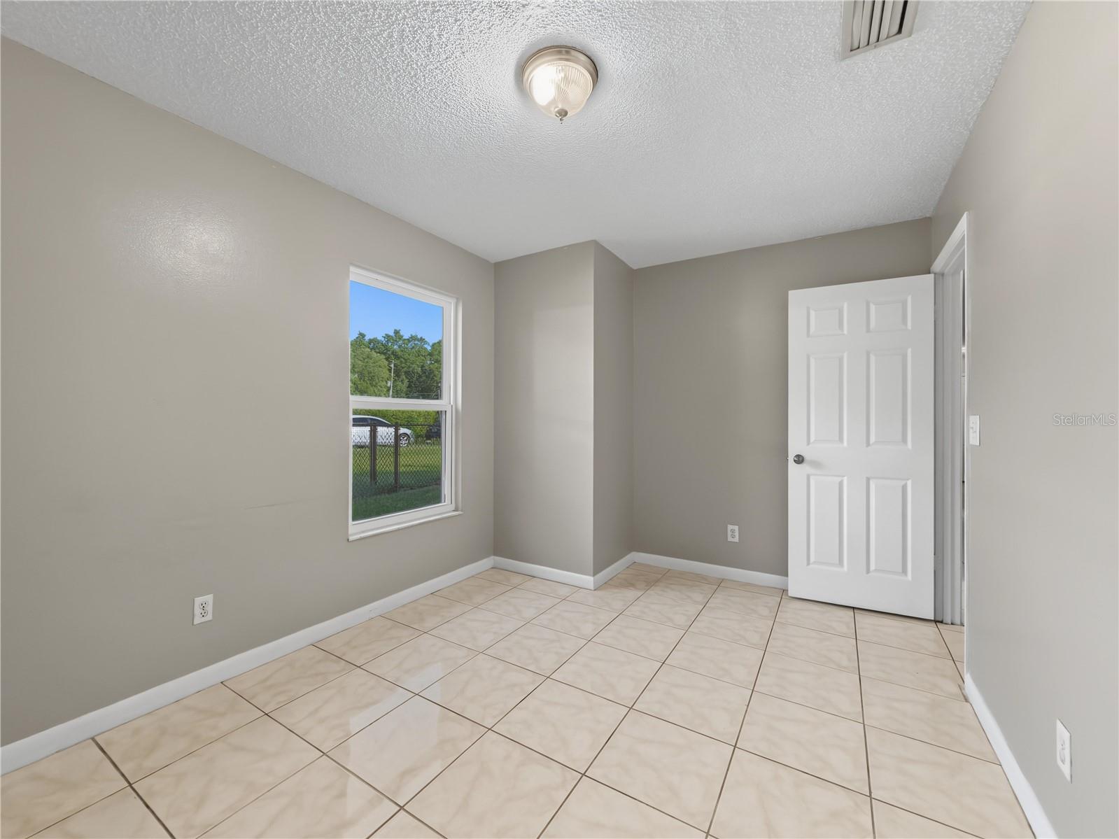 2429 Centennial Blvd Property Photo 23