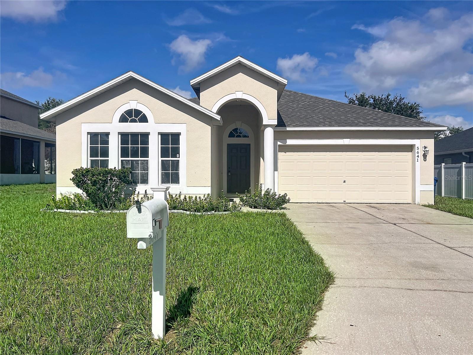 5641 Royal Hills Dr Property Photo 1