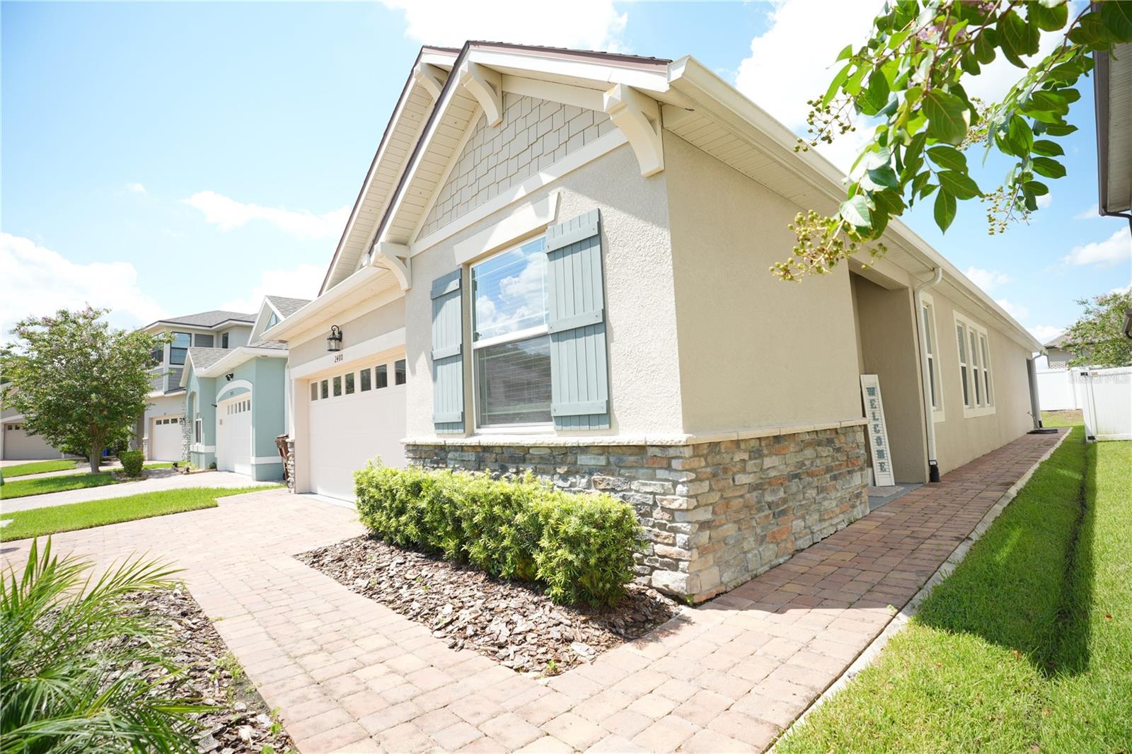 2480 Varenna Loop Property Photo 4