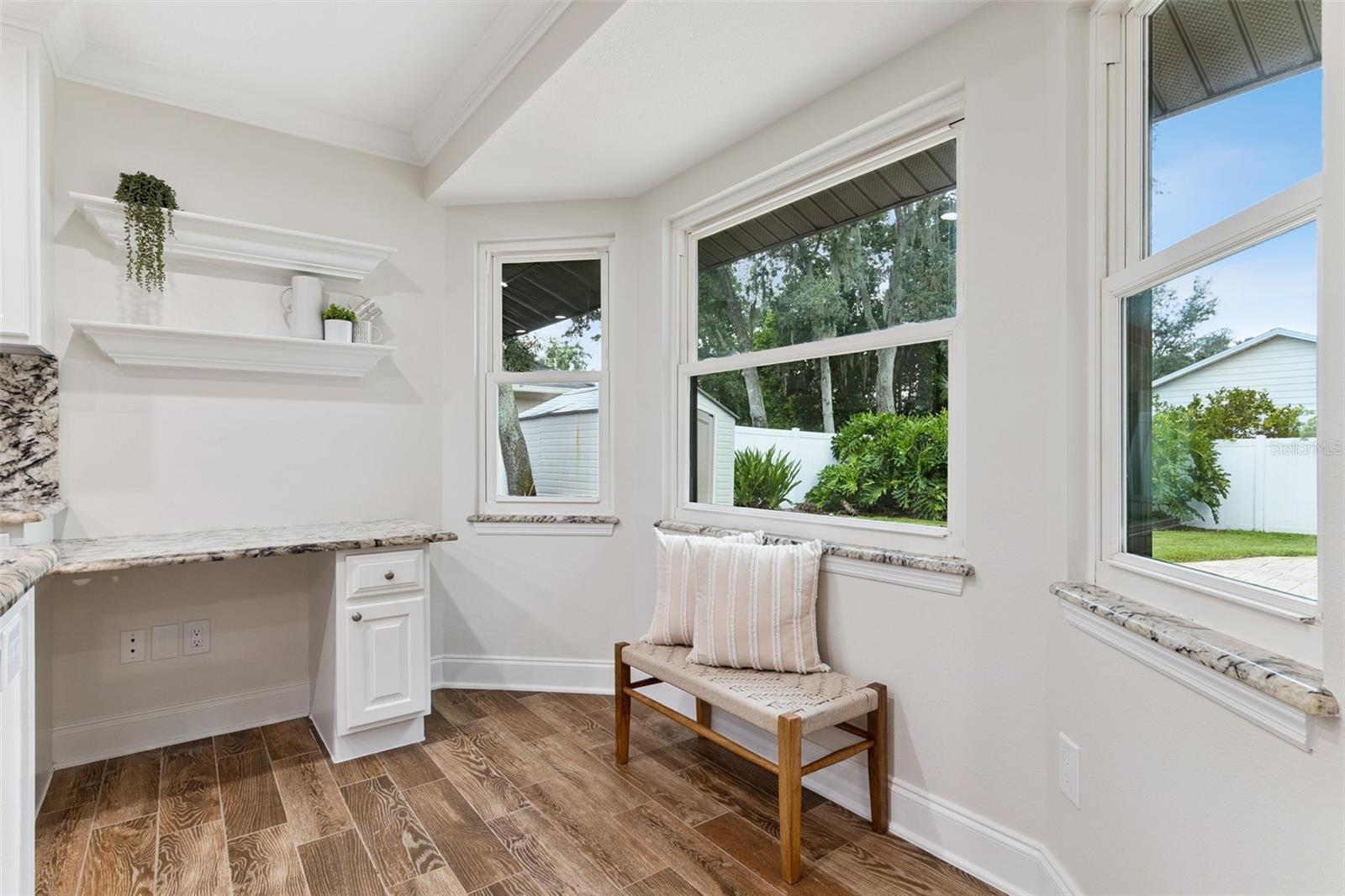 2450 Dresden Trl Property Photo 8