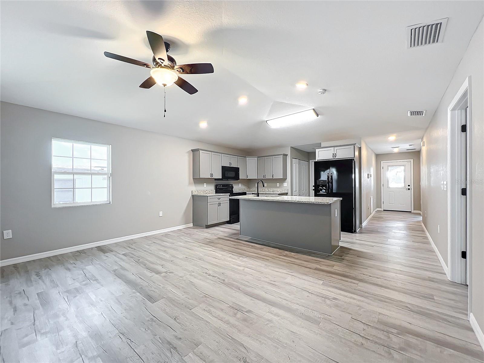 7091 Tamarind Way Property Photo 2