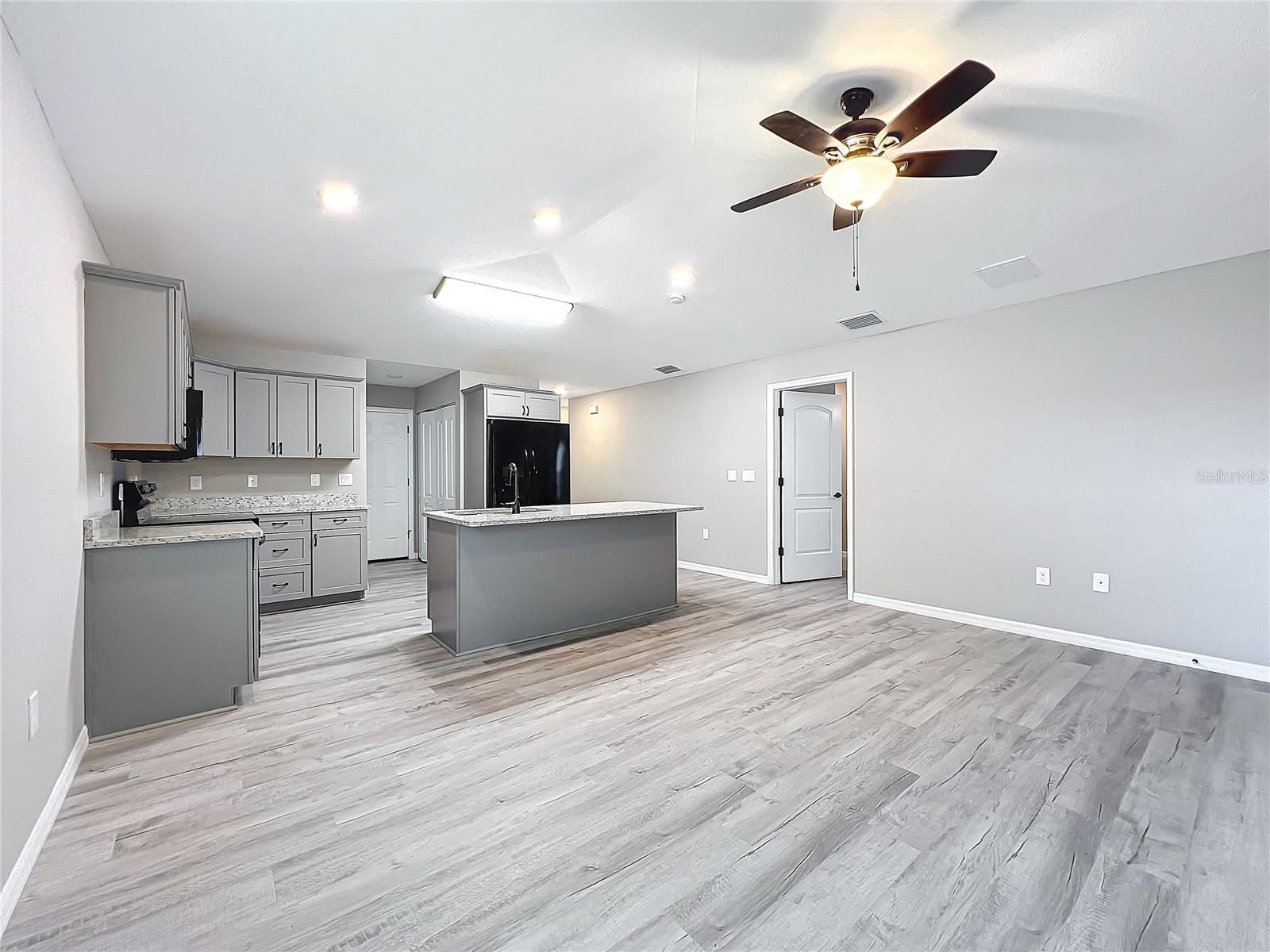 7091 Tamarind Way Property Photo 3