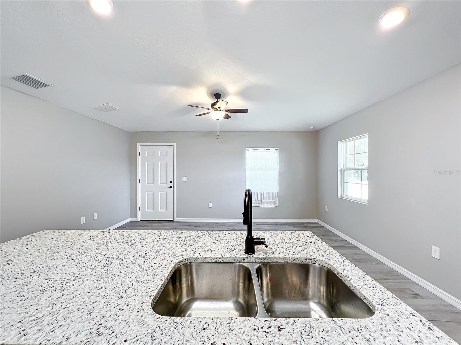 7091 Tamarind Way Property Photo 8