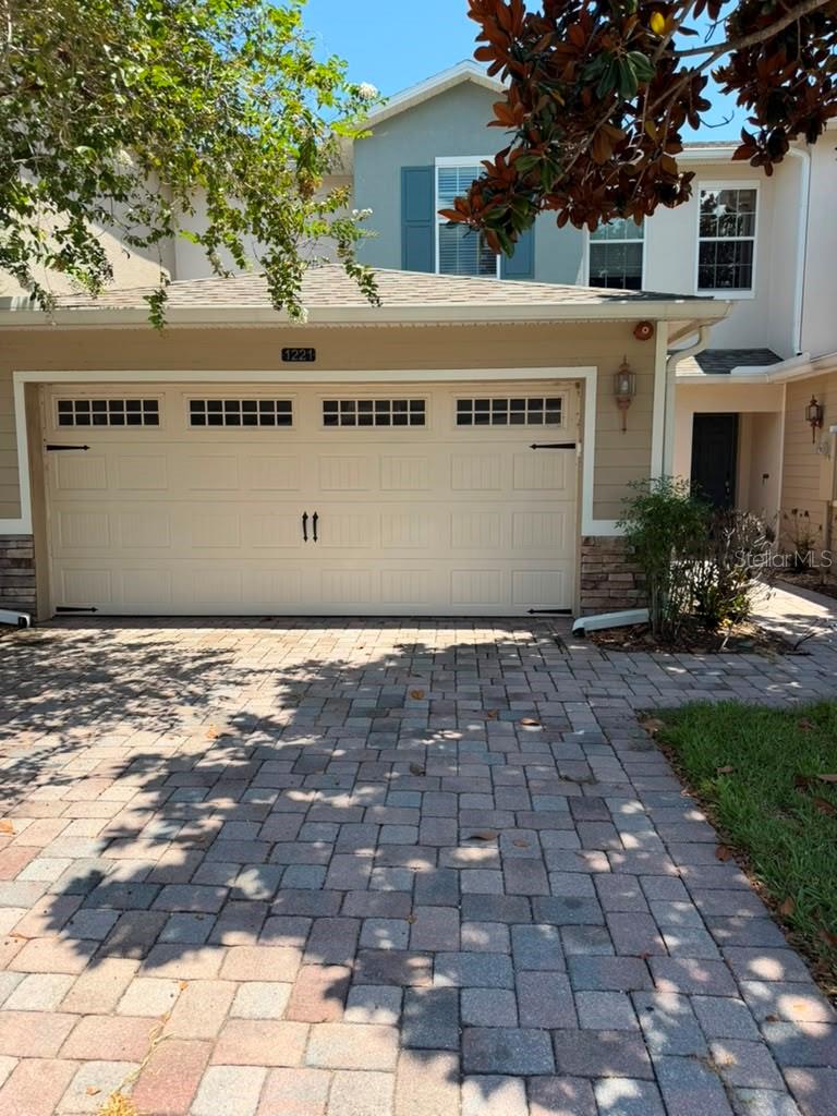 1221 Priory Cir Property Photo 1