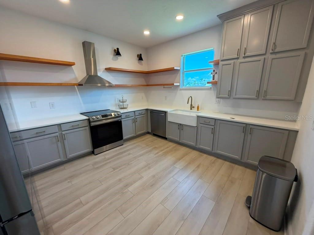 1221 Priory Cir Property Photo 4