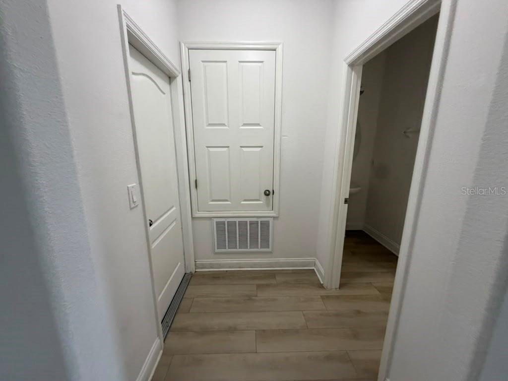 1221 Priory Cir Property Photo 17