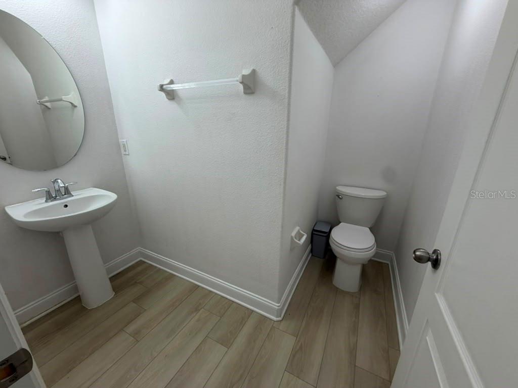 1221 Priory Cir Property Photo 18