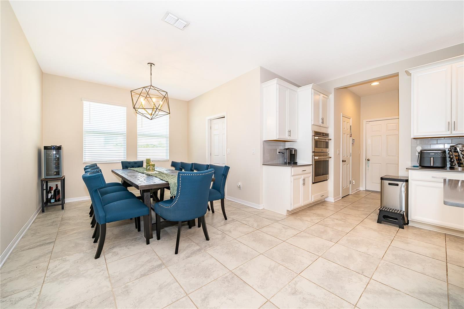1787 Chatsworth Cir Property Photo 17