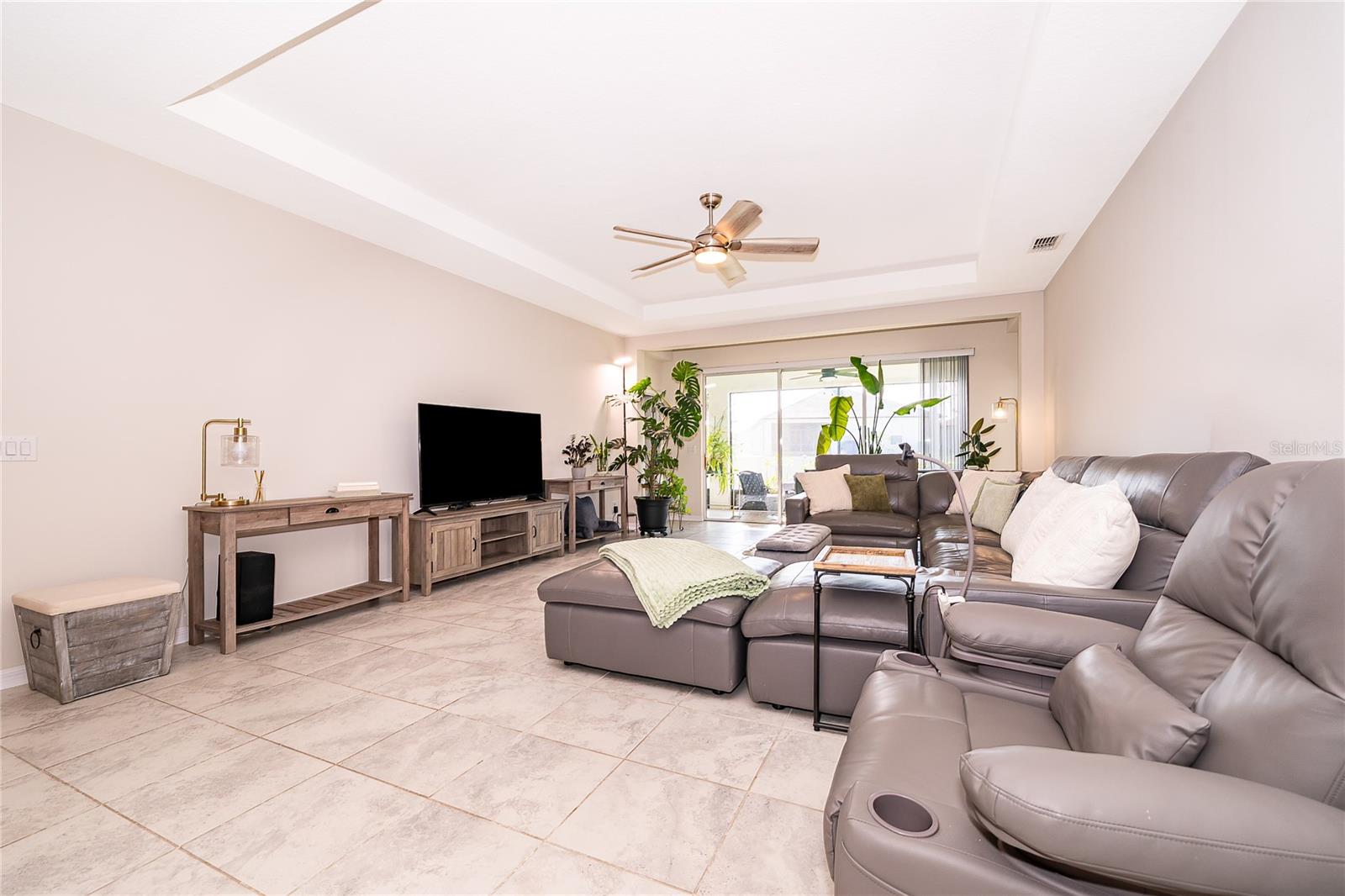 1787 Chatsworth Cir Property Photo 19