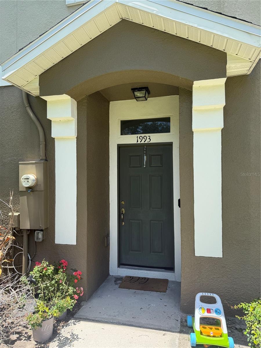 1993 Estancia Cir #b Property Photo 1