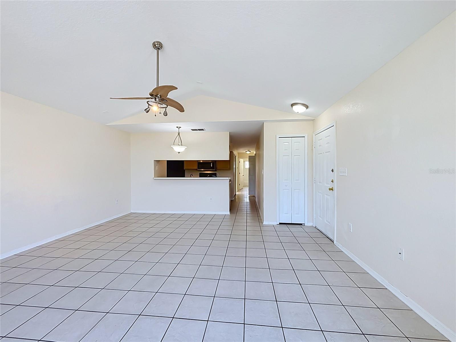 2332 Prime Cir #b Property Photo 8