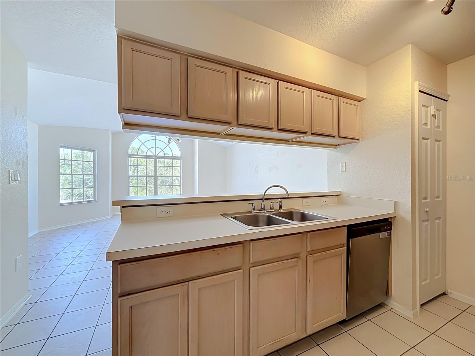 2332 Prime Cir #b Property Photo 9