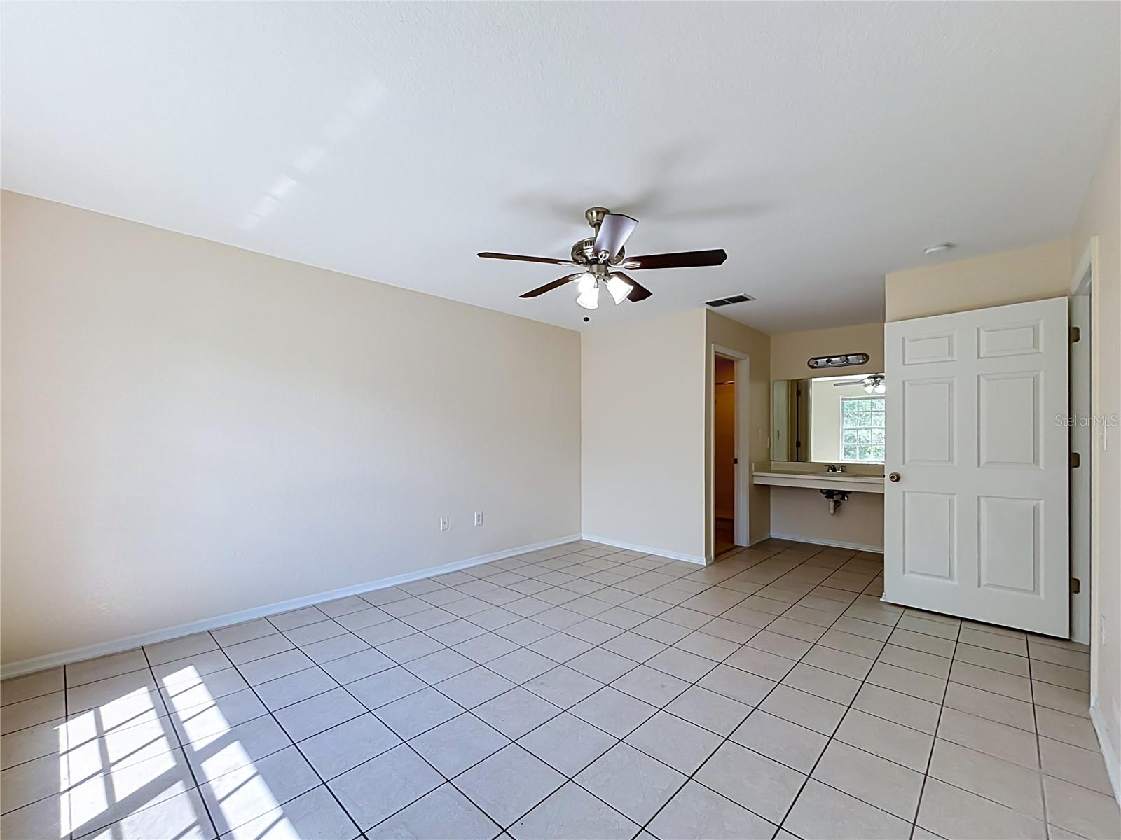 2332 Prime Cir #b Property Photo 19