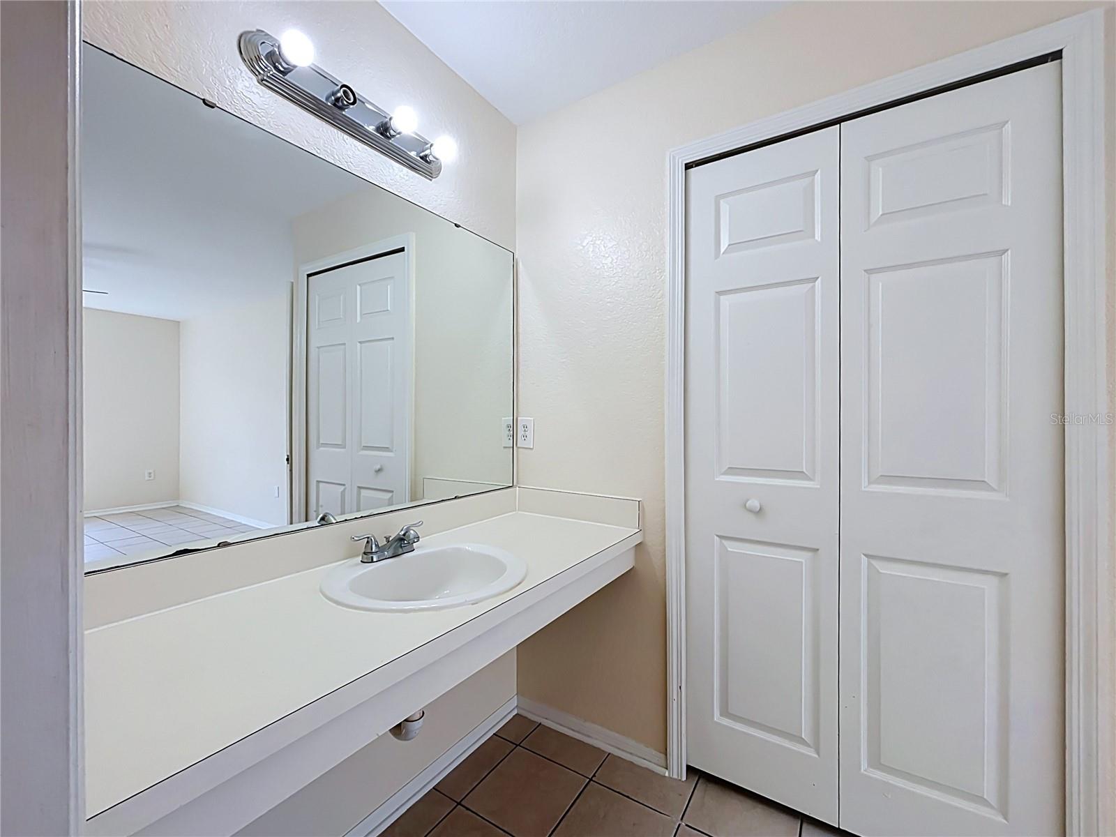 2332 Prime Cir #b Property Photo 22