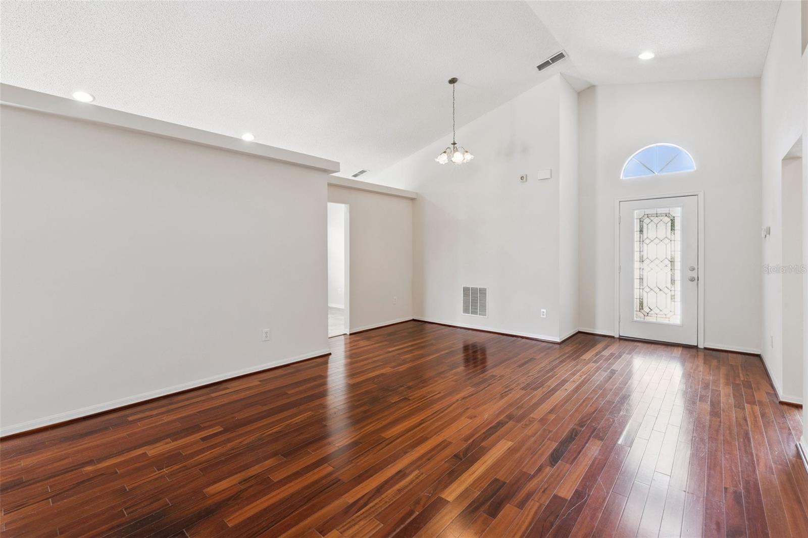 617 Reston Pl Property Photo 5
