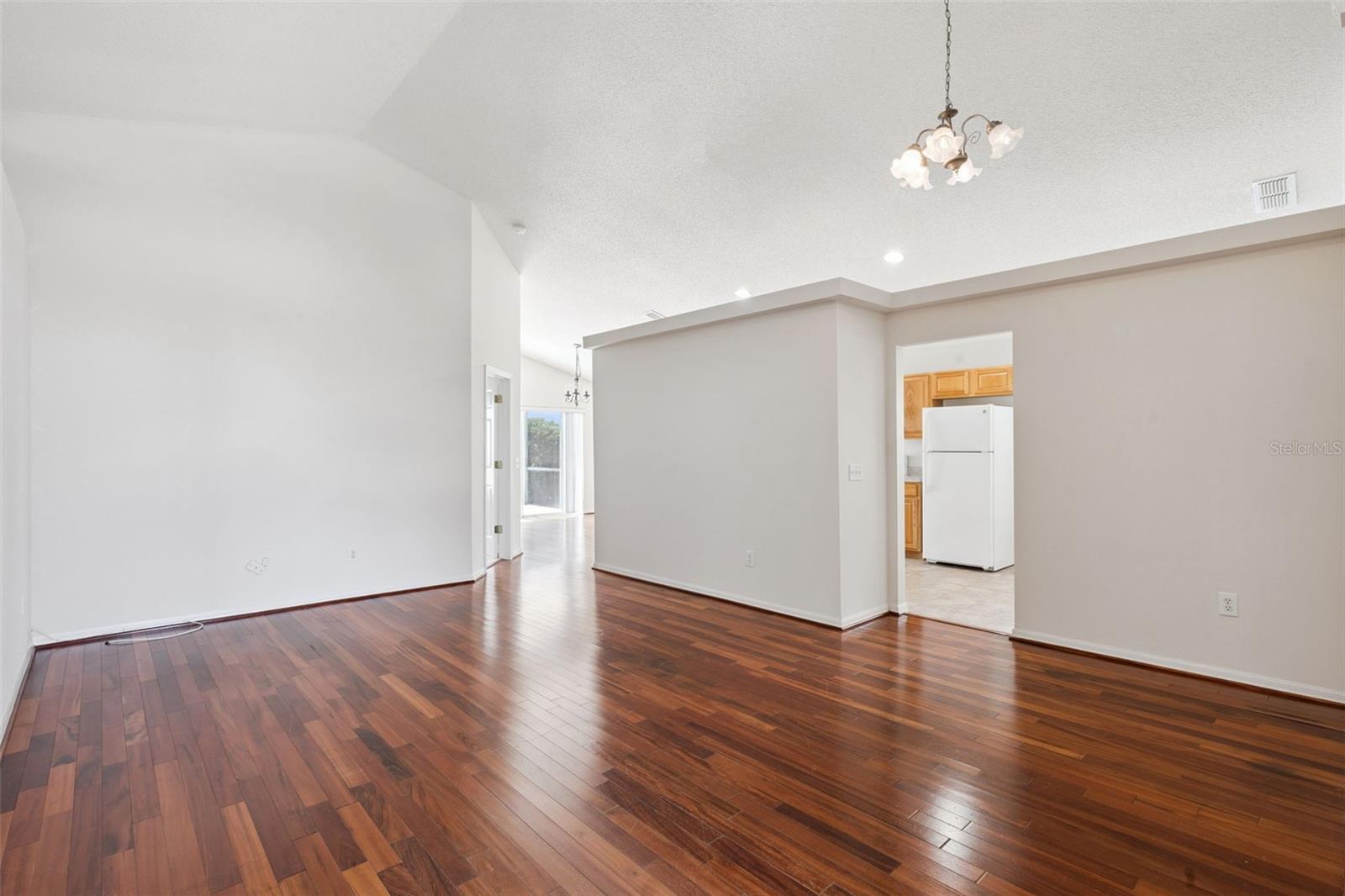 617 Reston Pl Property Photo 6