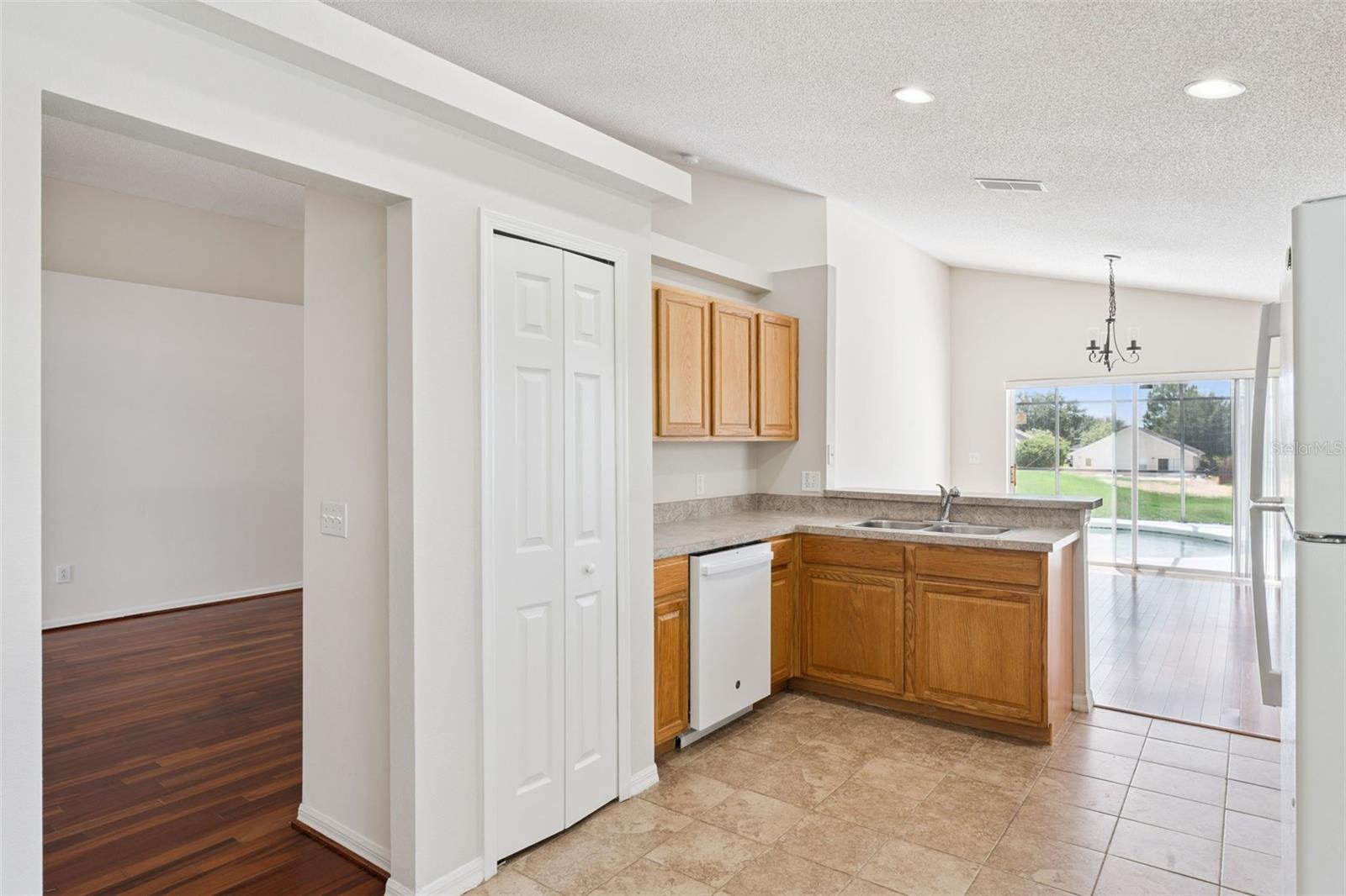 617 Reston Pl Property Photo 12