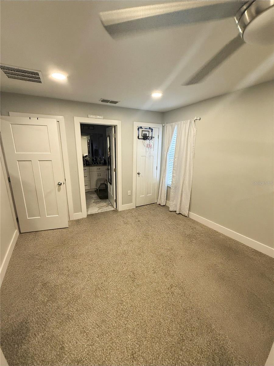 1018 Missouri Ave Property Photo 11