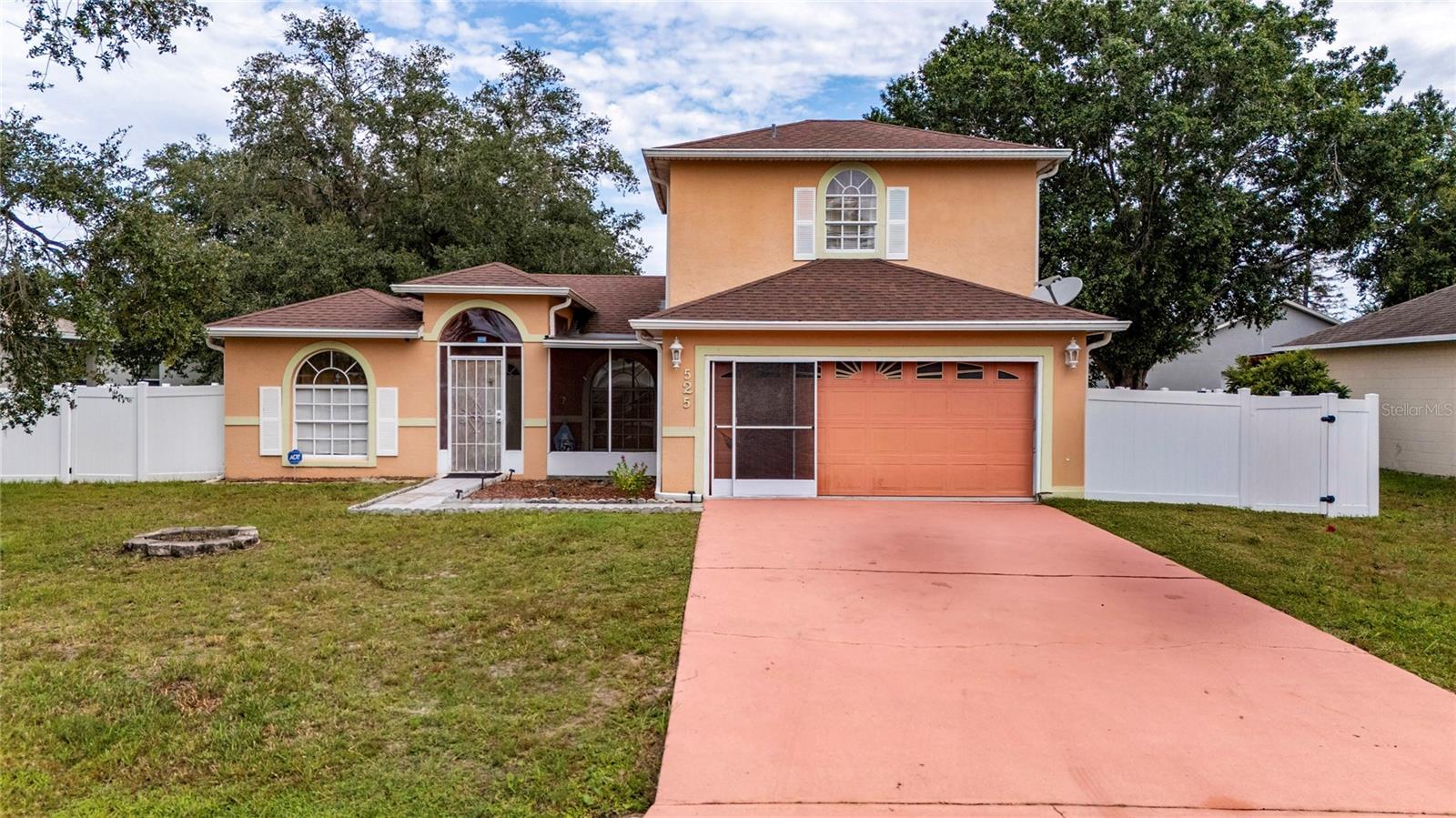 525 FINCH LN Property Photo 1