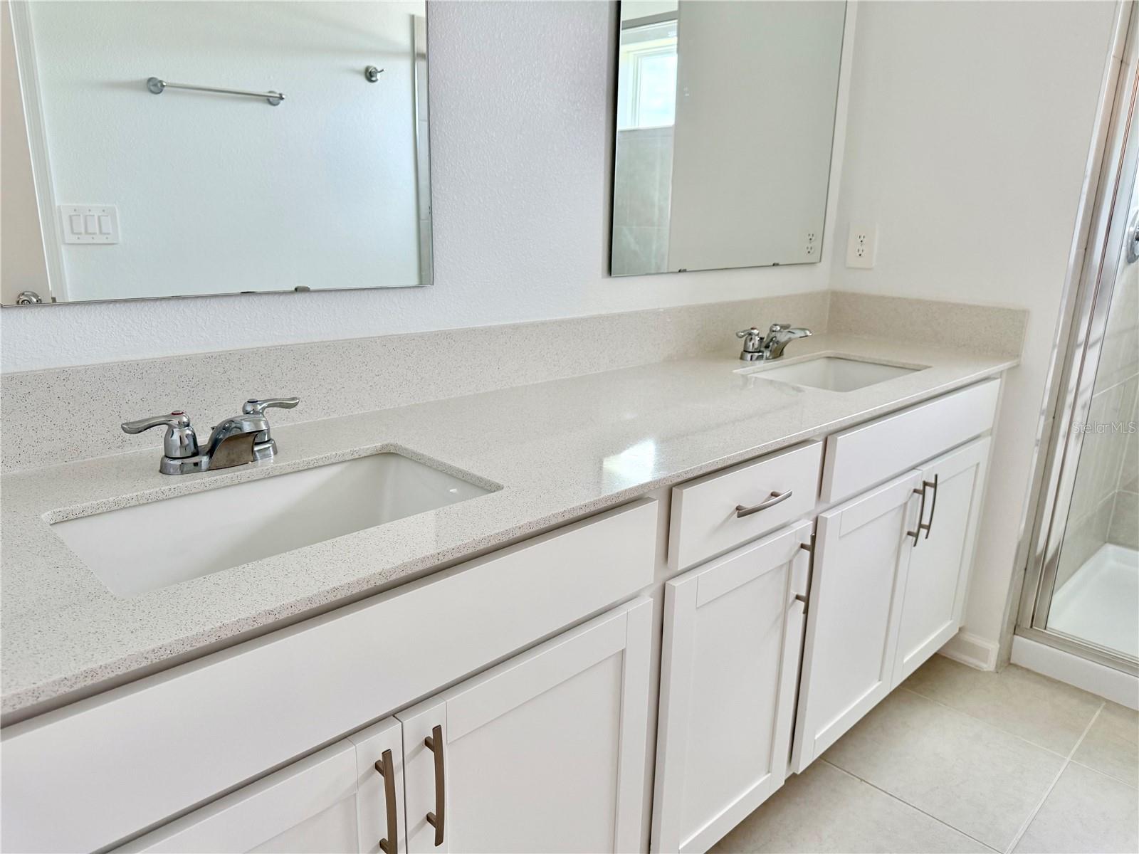 2658 Armstrong Ave Property Photo 15