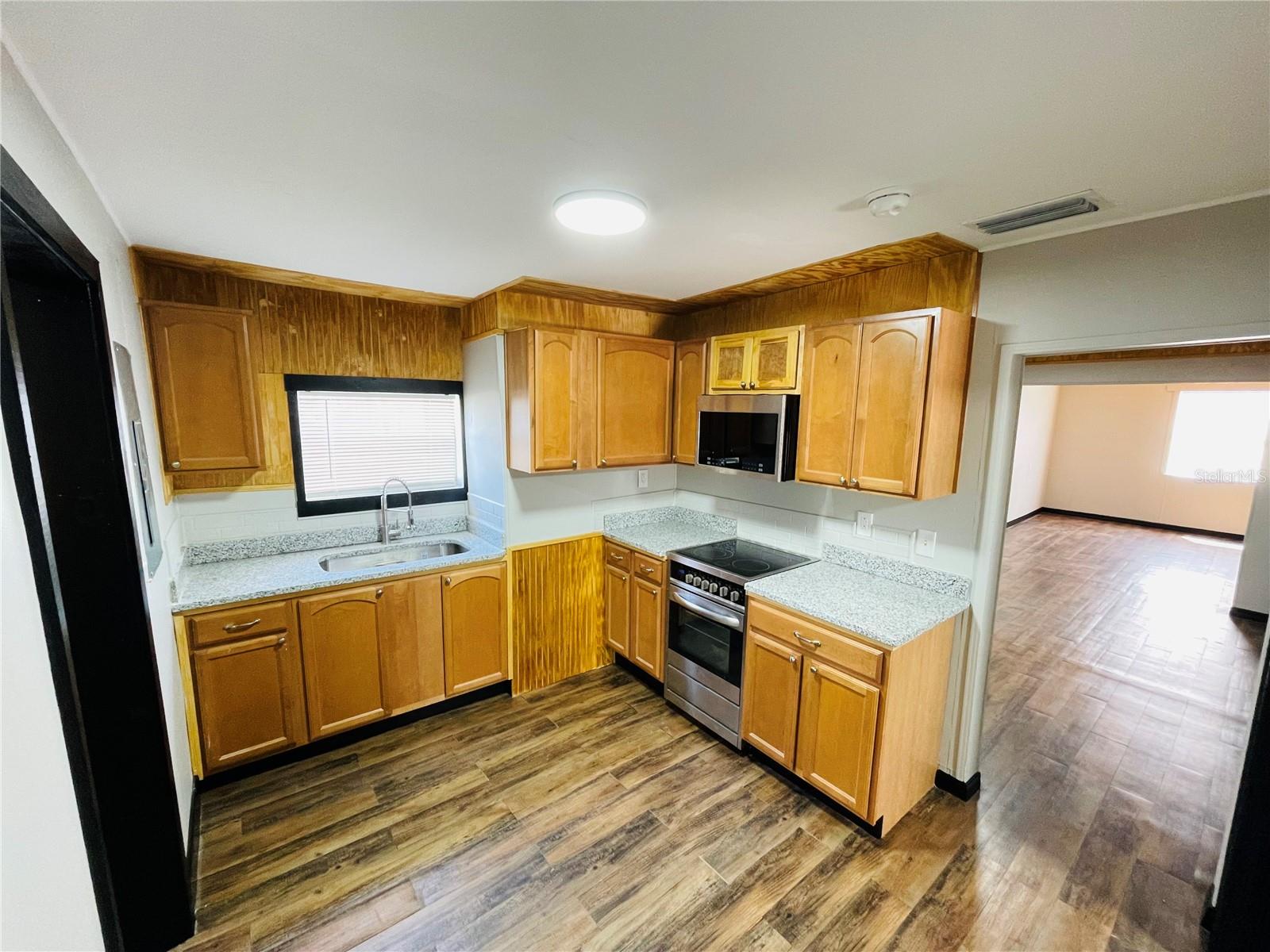 1023 Avenue D Property Photo 10