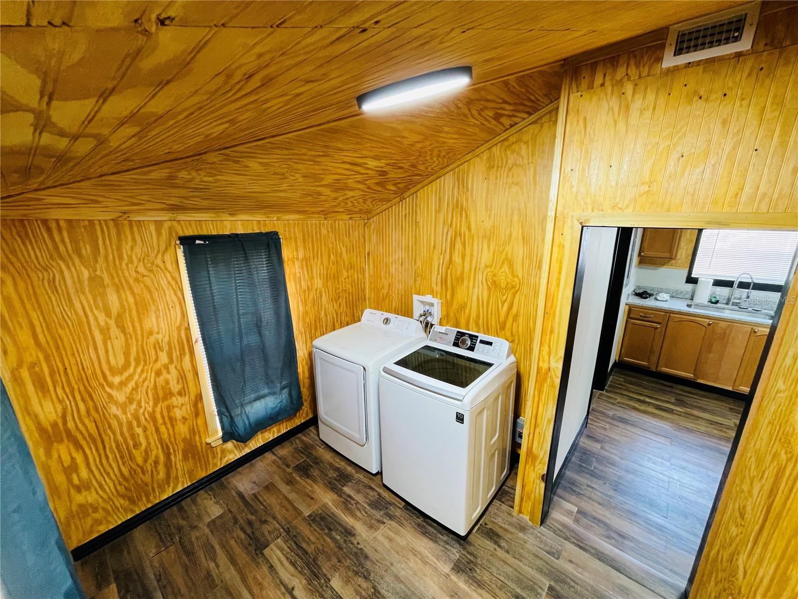 1023 Avenue D Property Photo 13