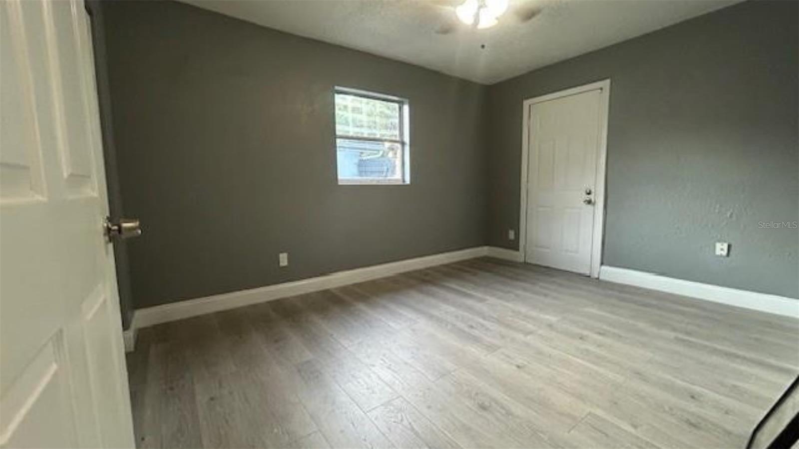 1025 25th St Property Photo 9