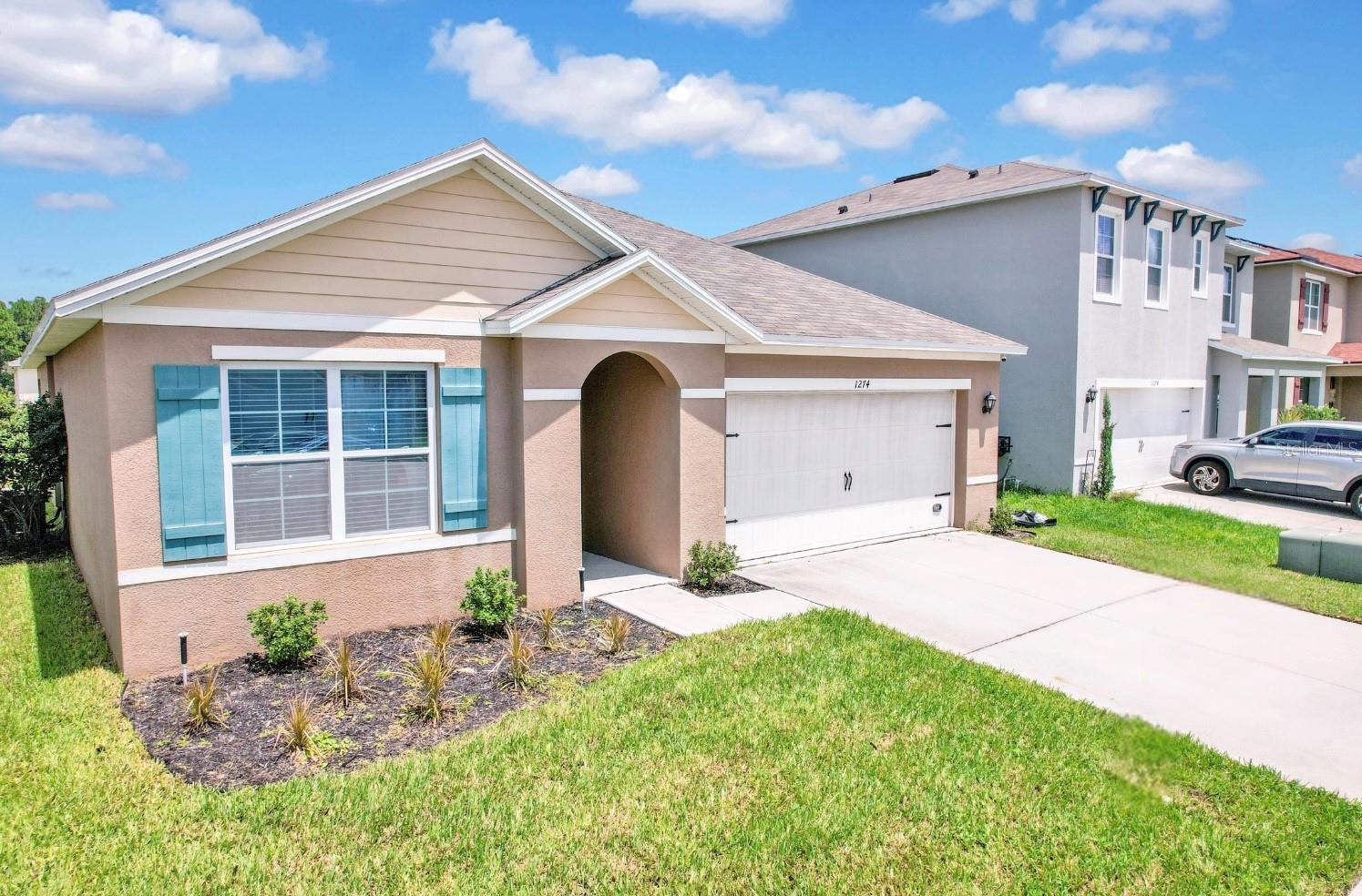 1274 Iguana Loop Property Photo 1