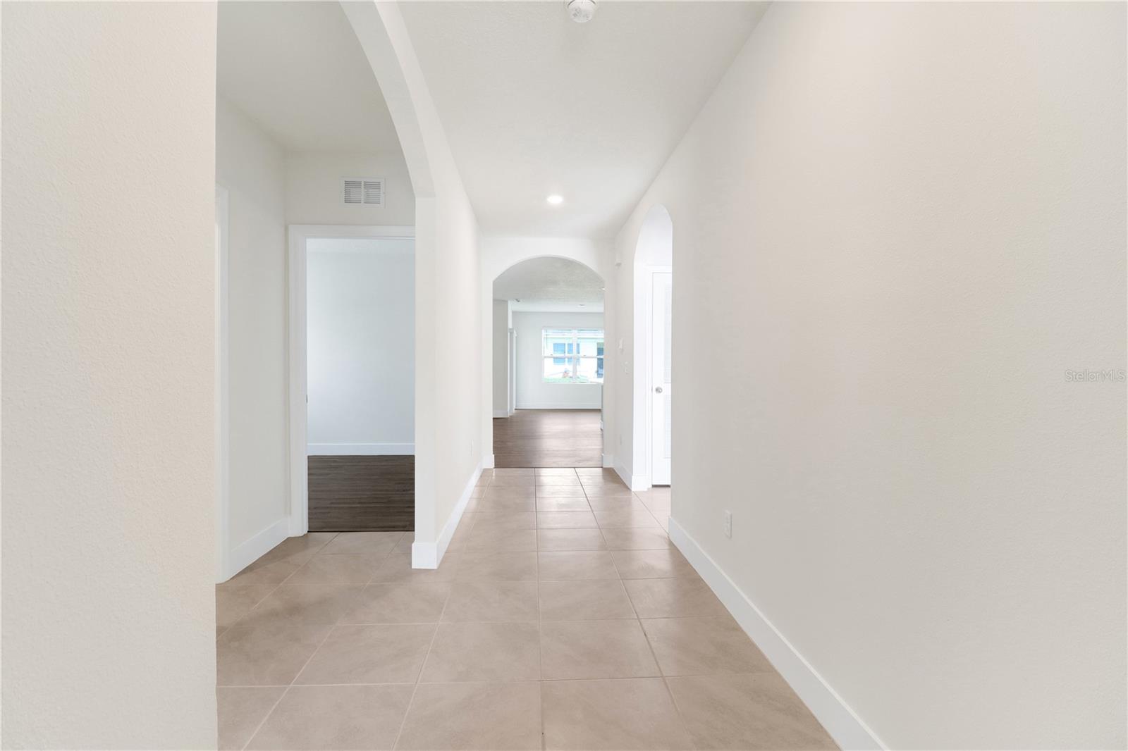 1274 Iguana Loop Property Photo 3
