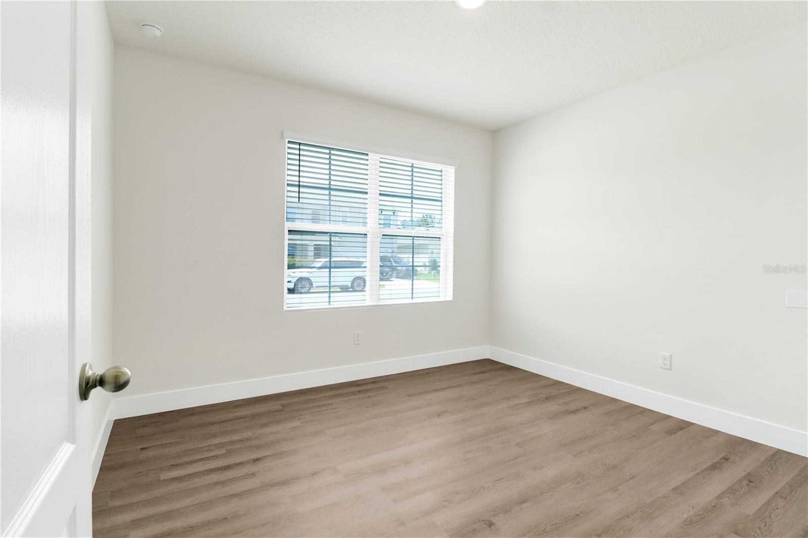 1274 Iguana Loop Property Photo 4