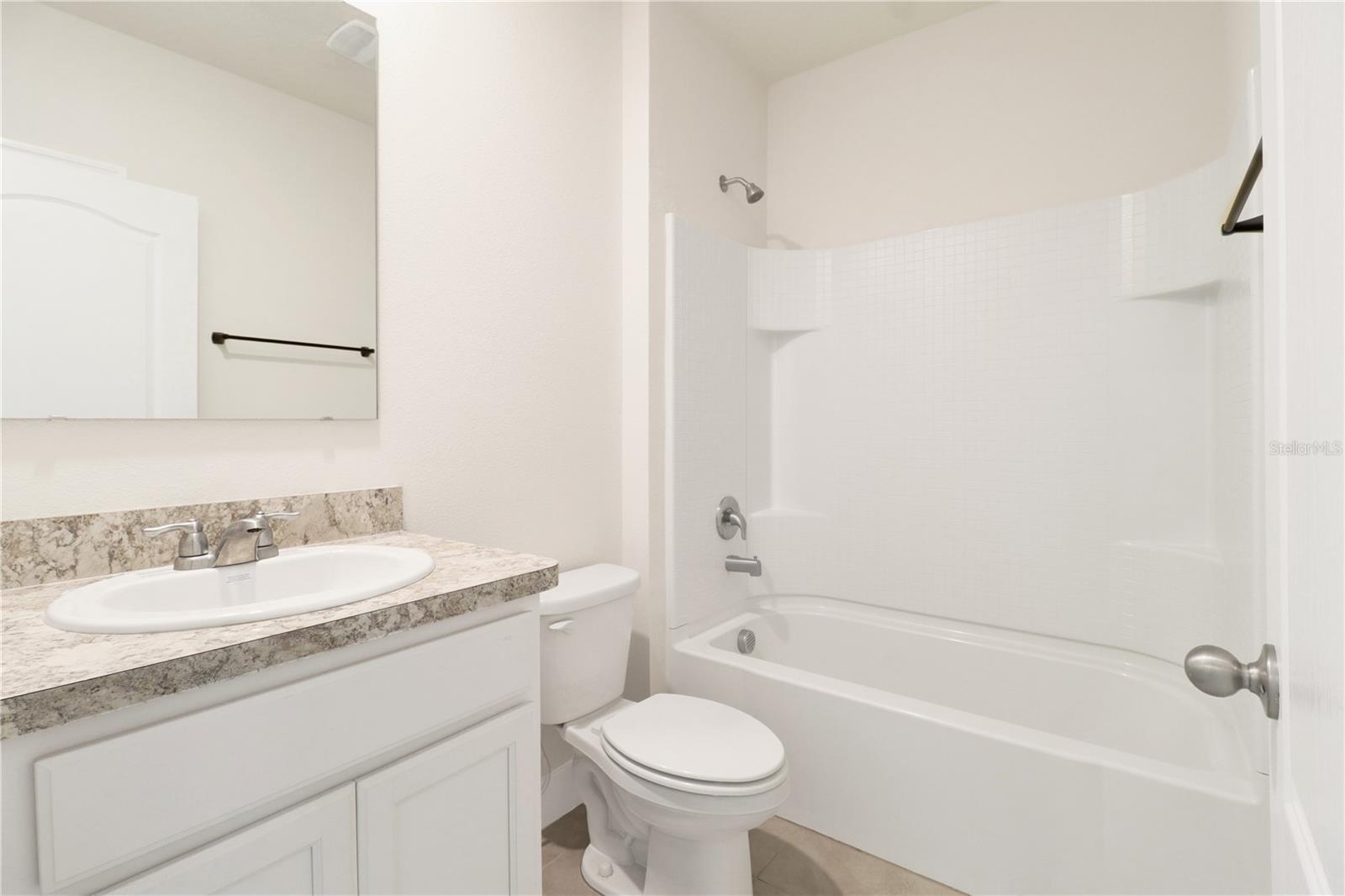 1274 Iguana Loop Property Photo 5