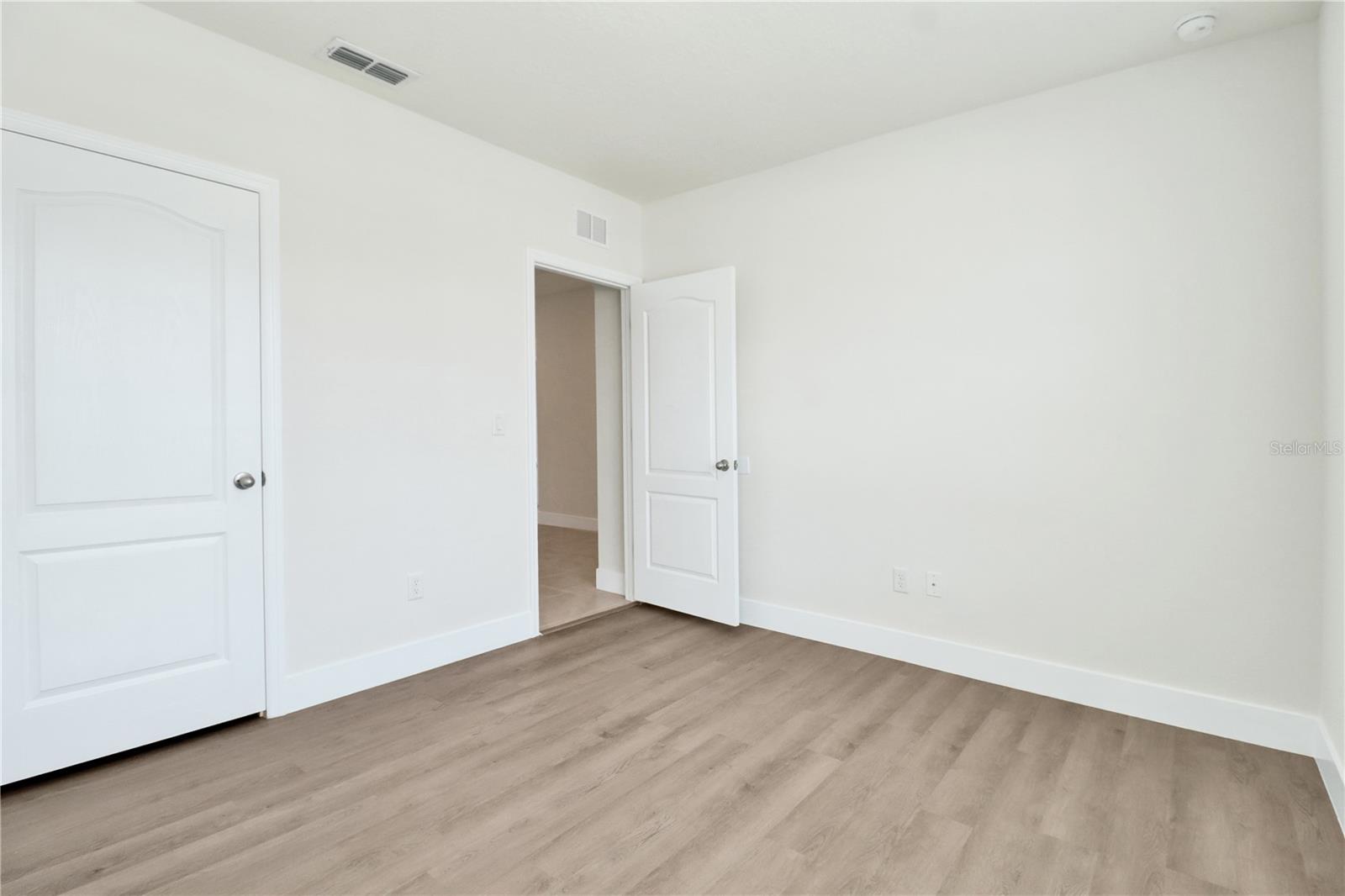 1274 Iguana Loop Property Photo 6
