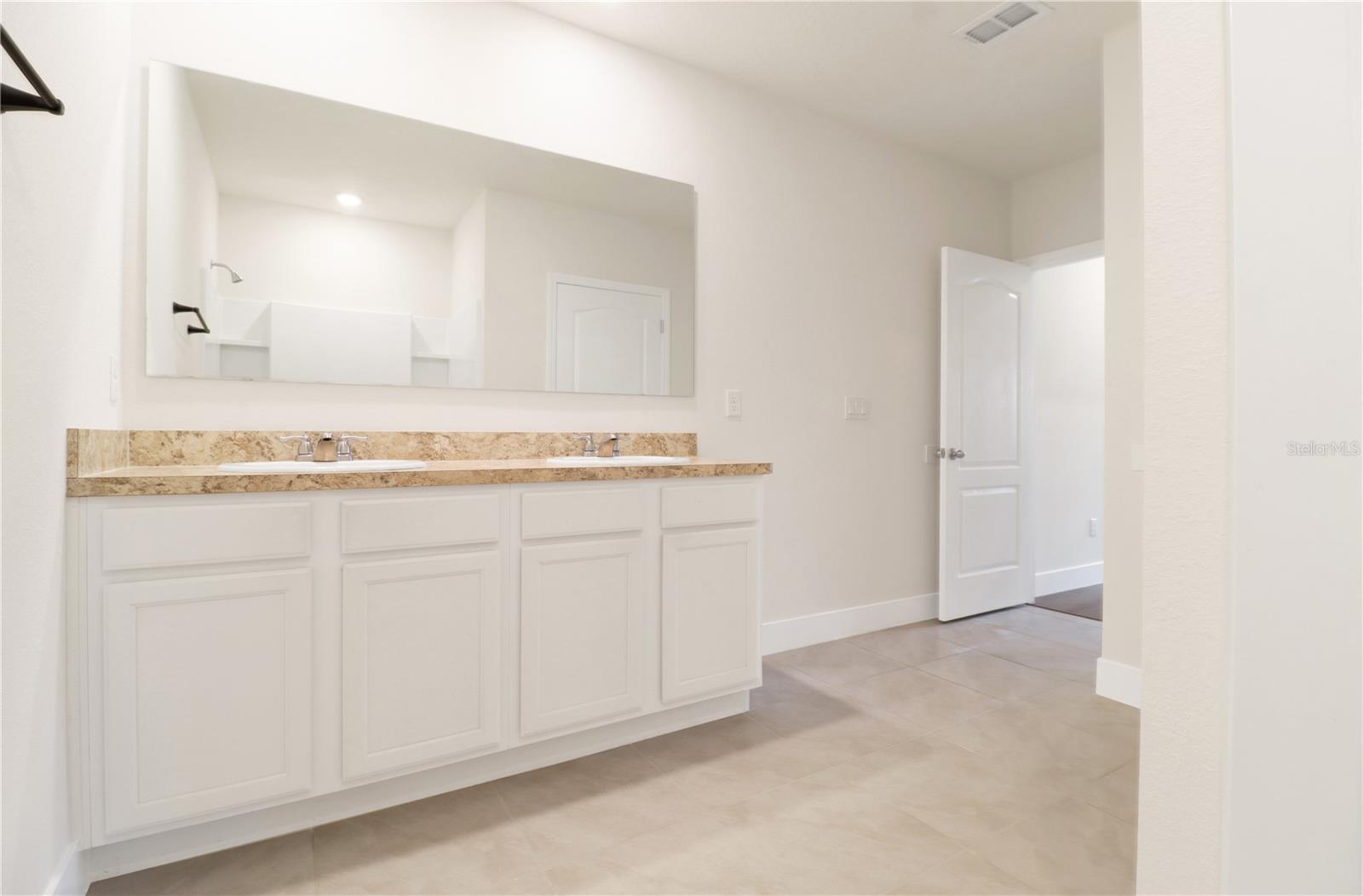 1274 Iguana Loop Property Photo 14