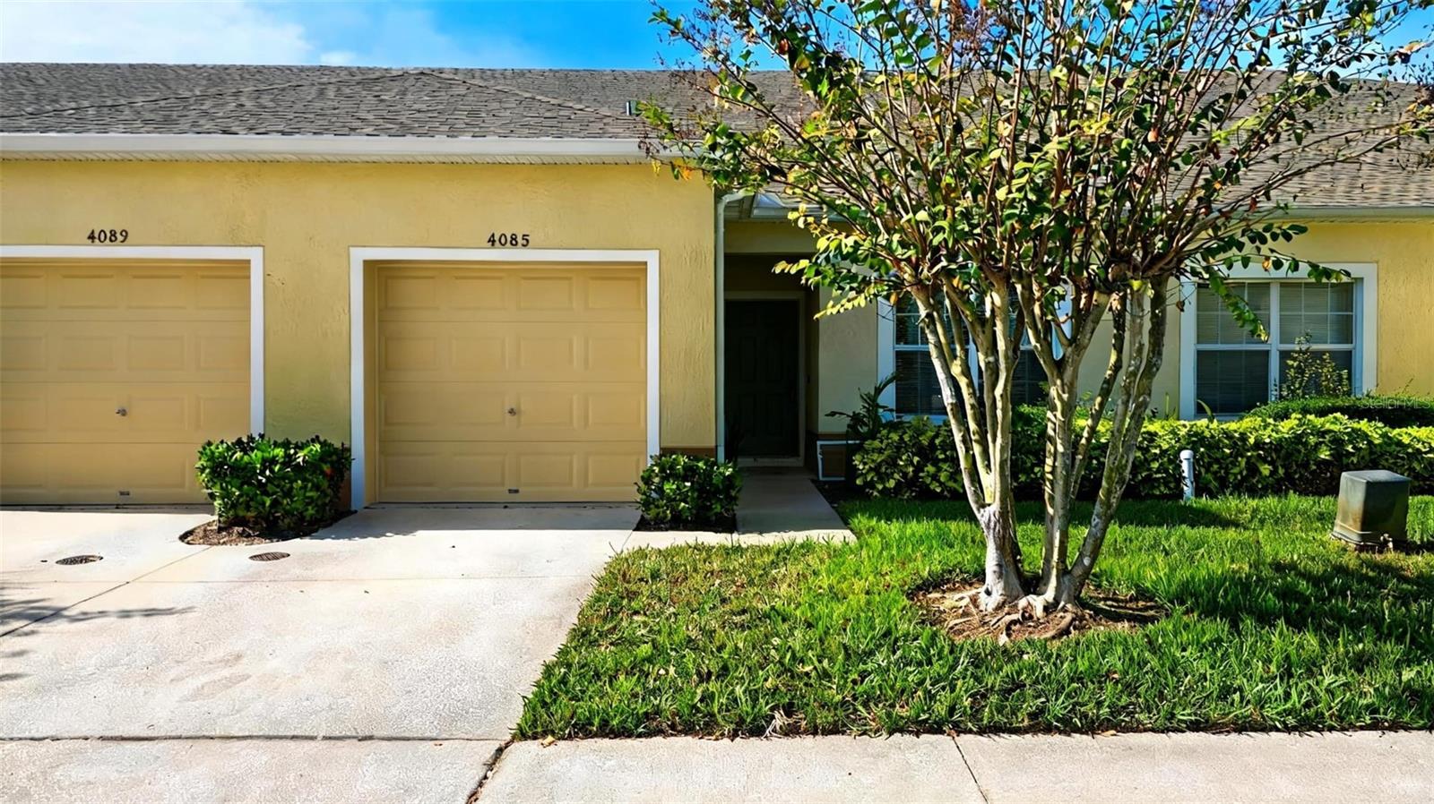 4085 SHADE TREE LN Property Photo 1