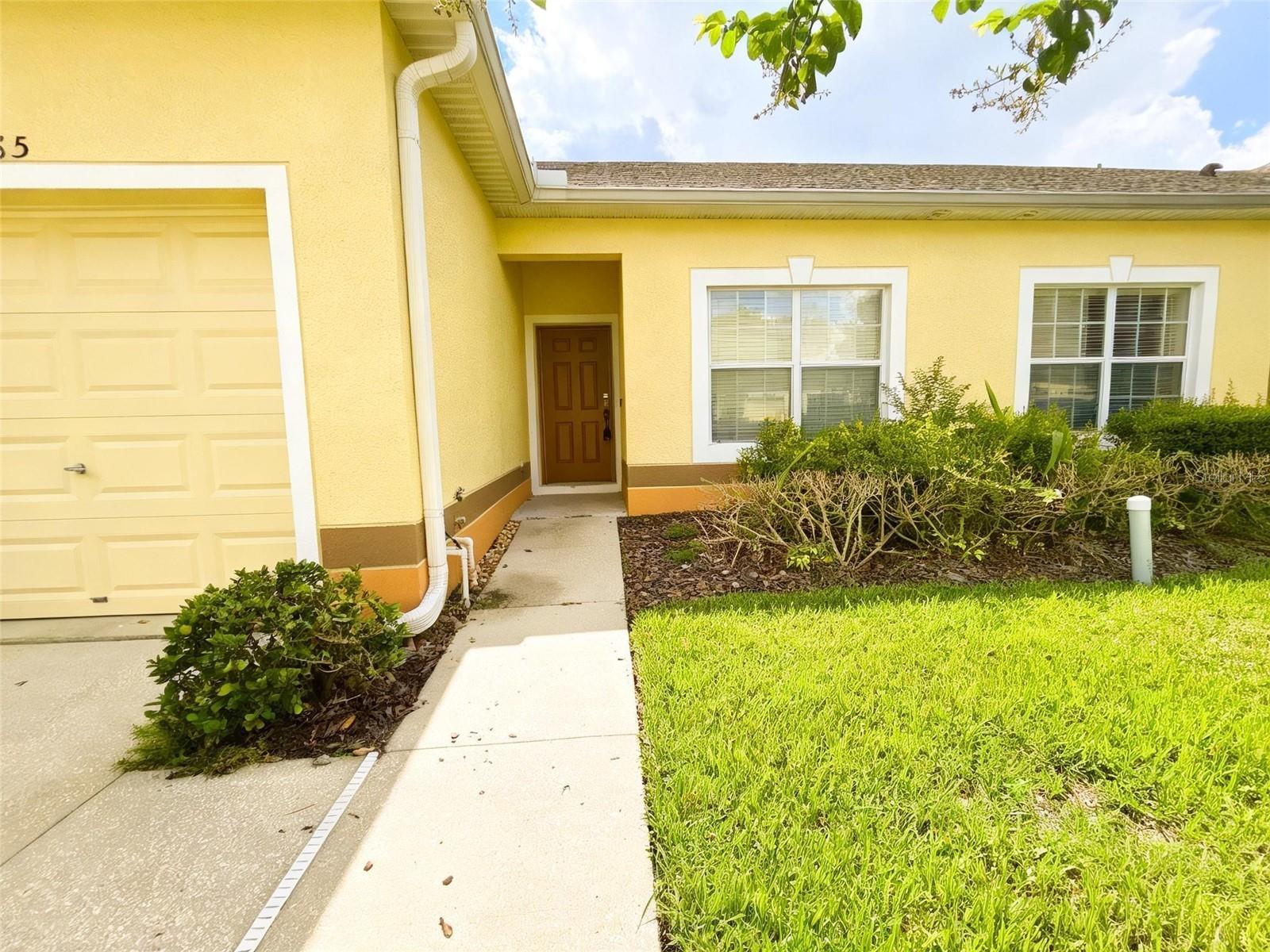 4085 Shade Tree Ln Property Photo 2