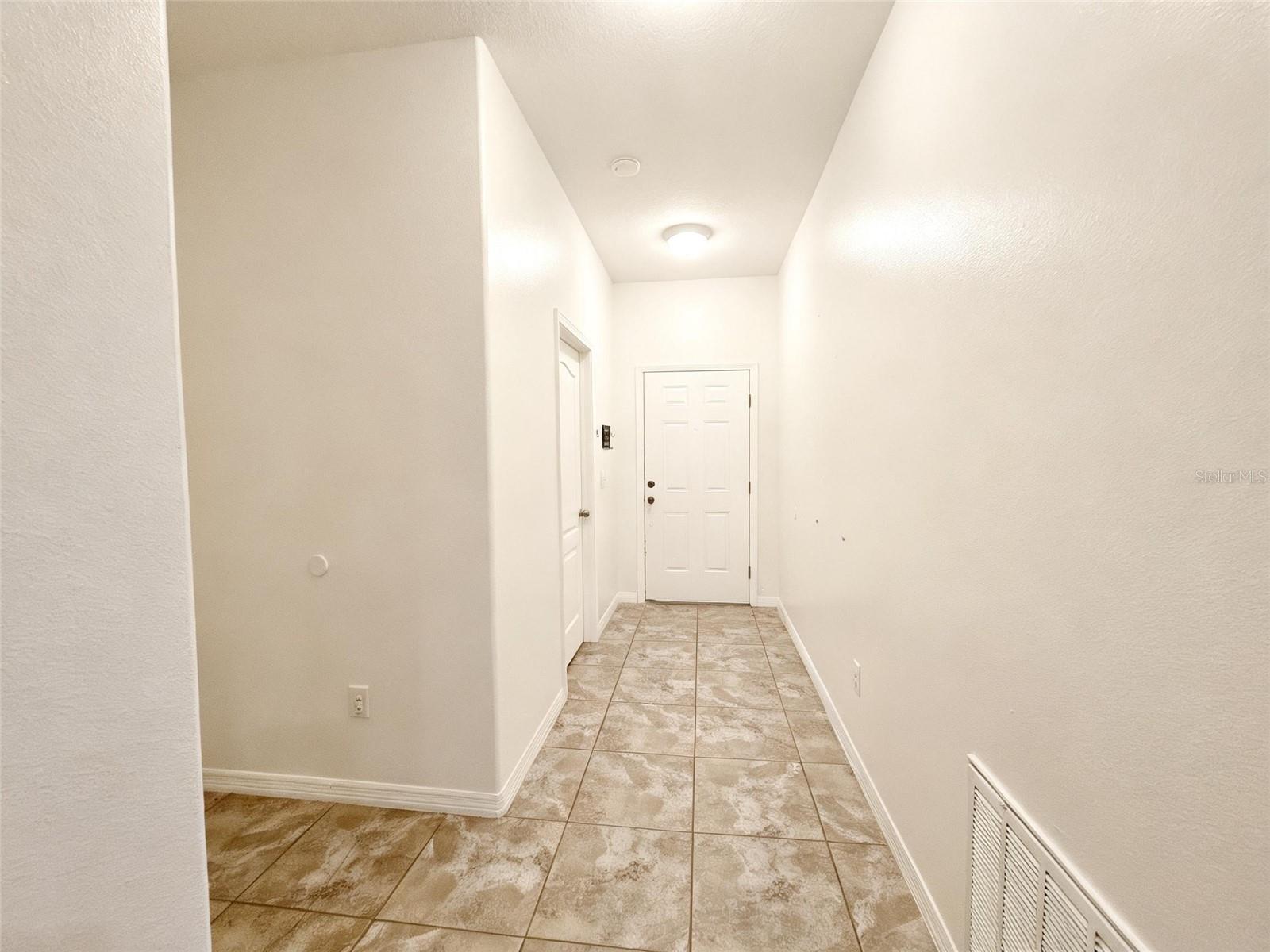 4085 Shade Tree Ln Property Photo 4