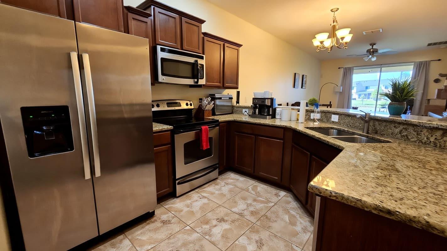 4085 Shade Tree Ln Property Photo 10