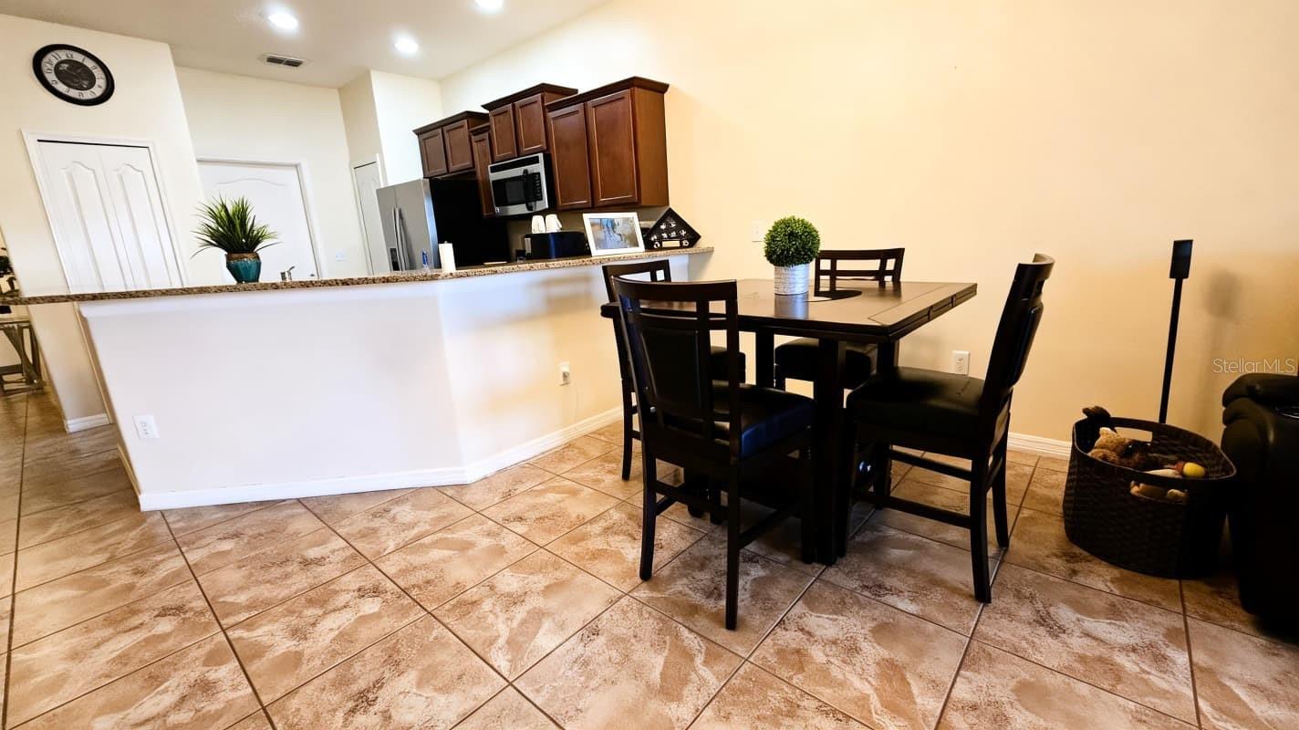4085 Shade Tree Ln Property Photo 15