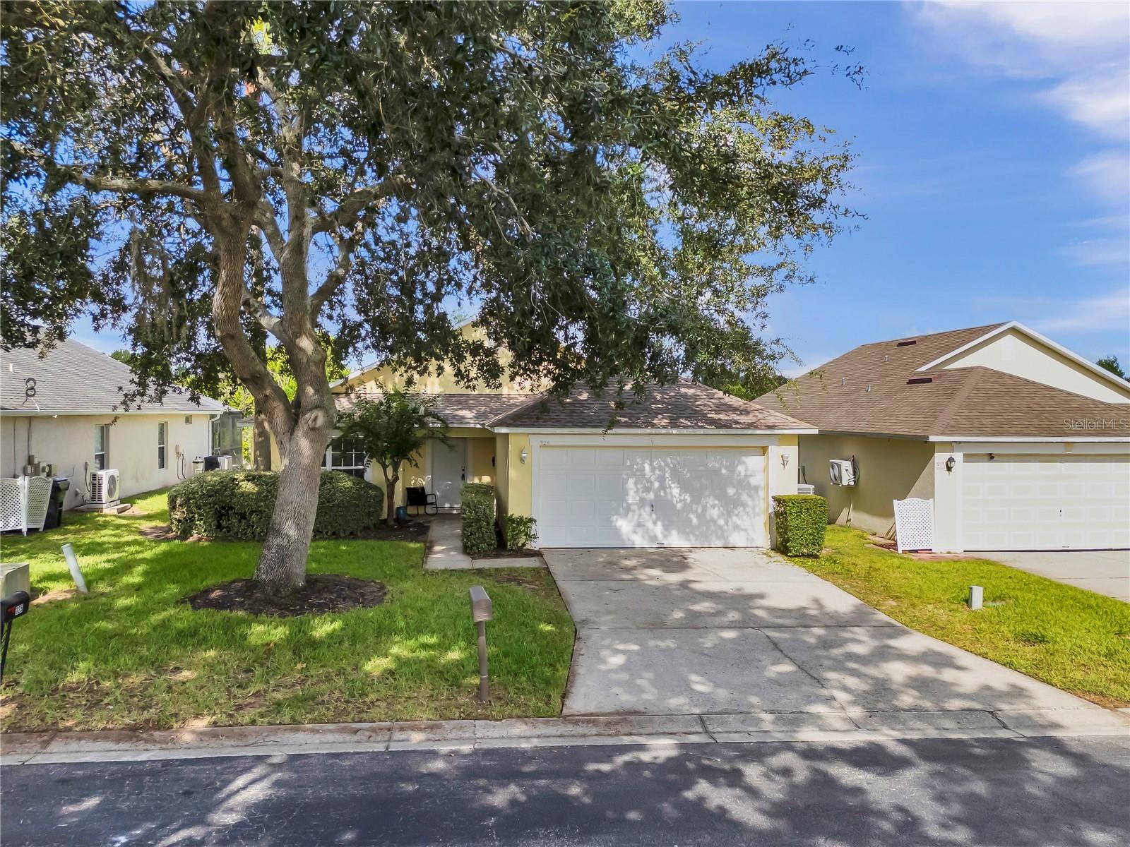 324 Casterton Cir Property Photo 1