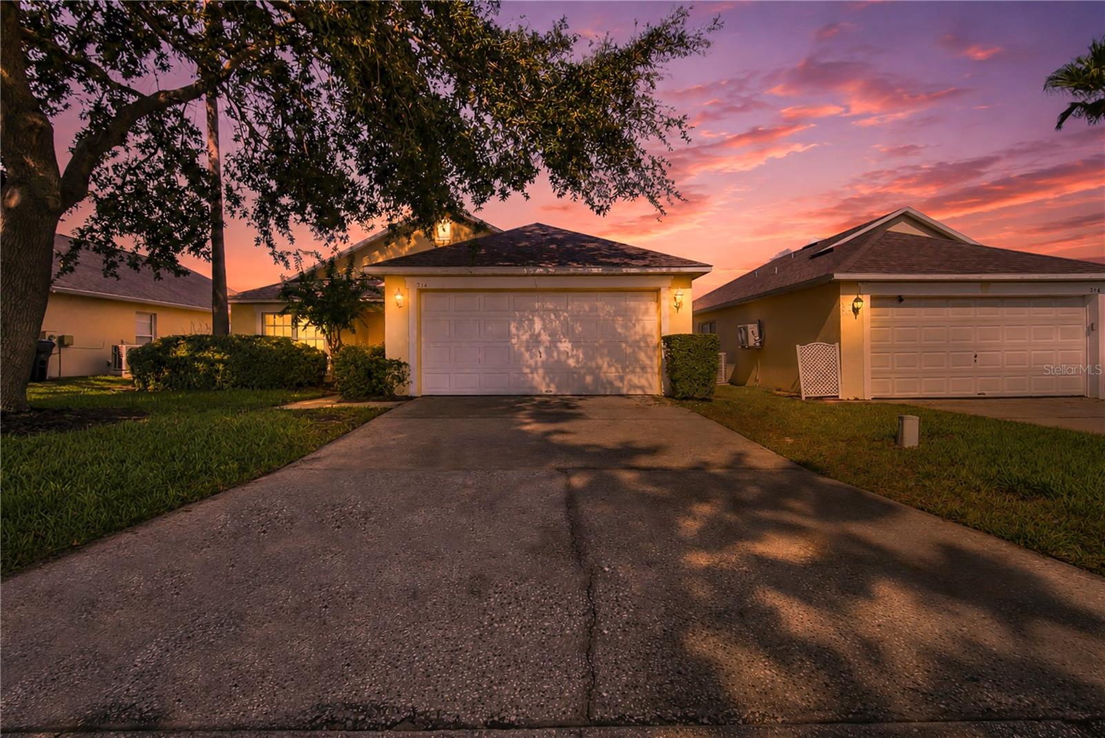 324 Casterton Cir Property Photo 2