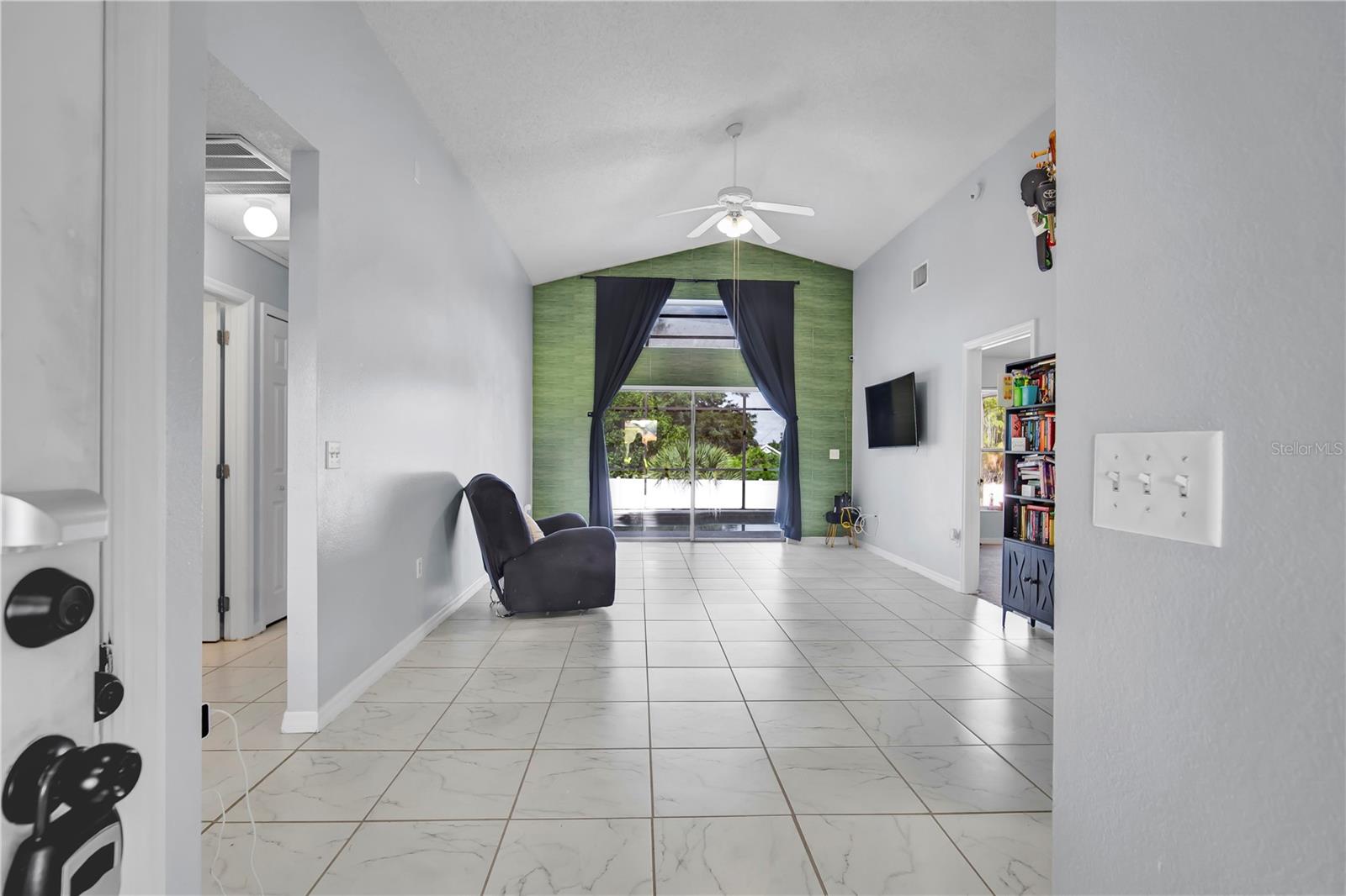 324 Casterton Cir Property Photo 4