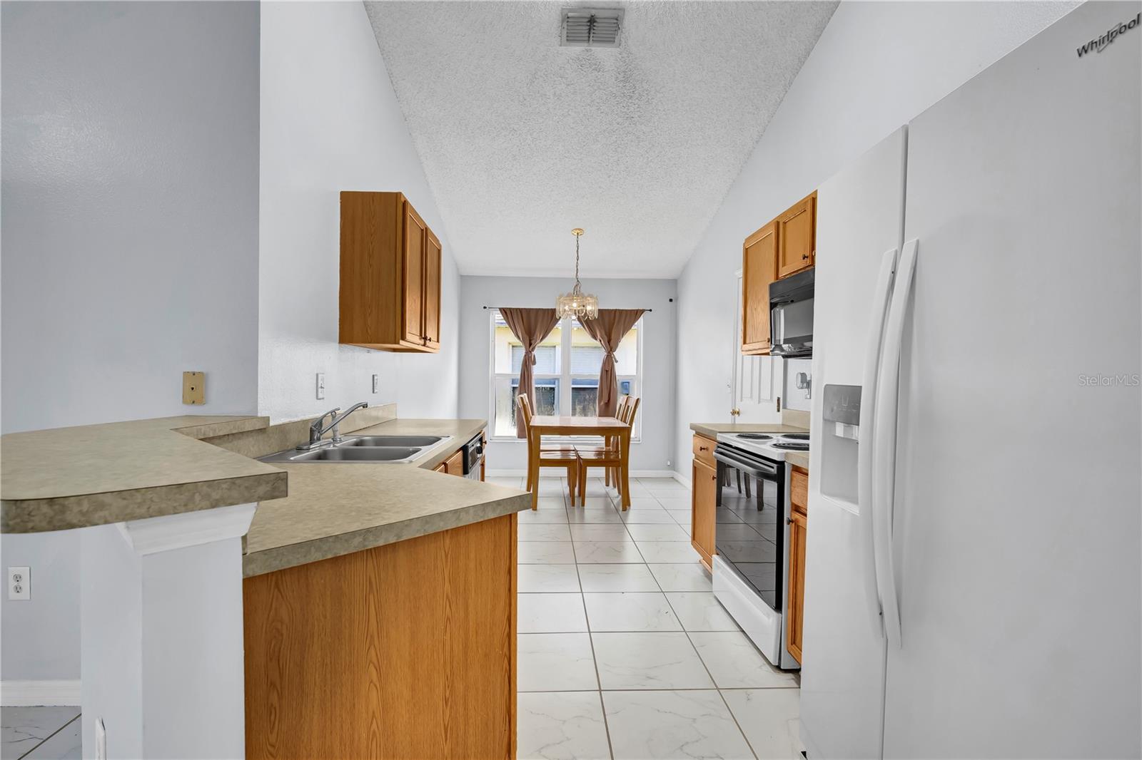 324 Casterton Cir Property Photo 7